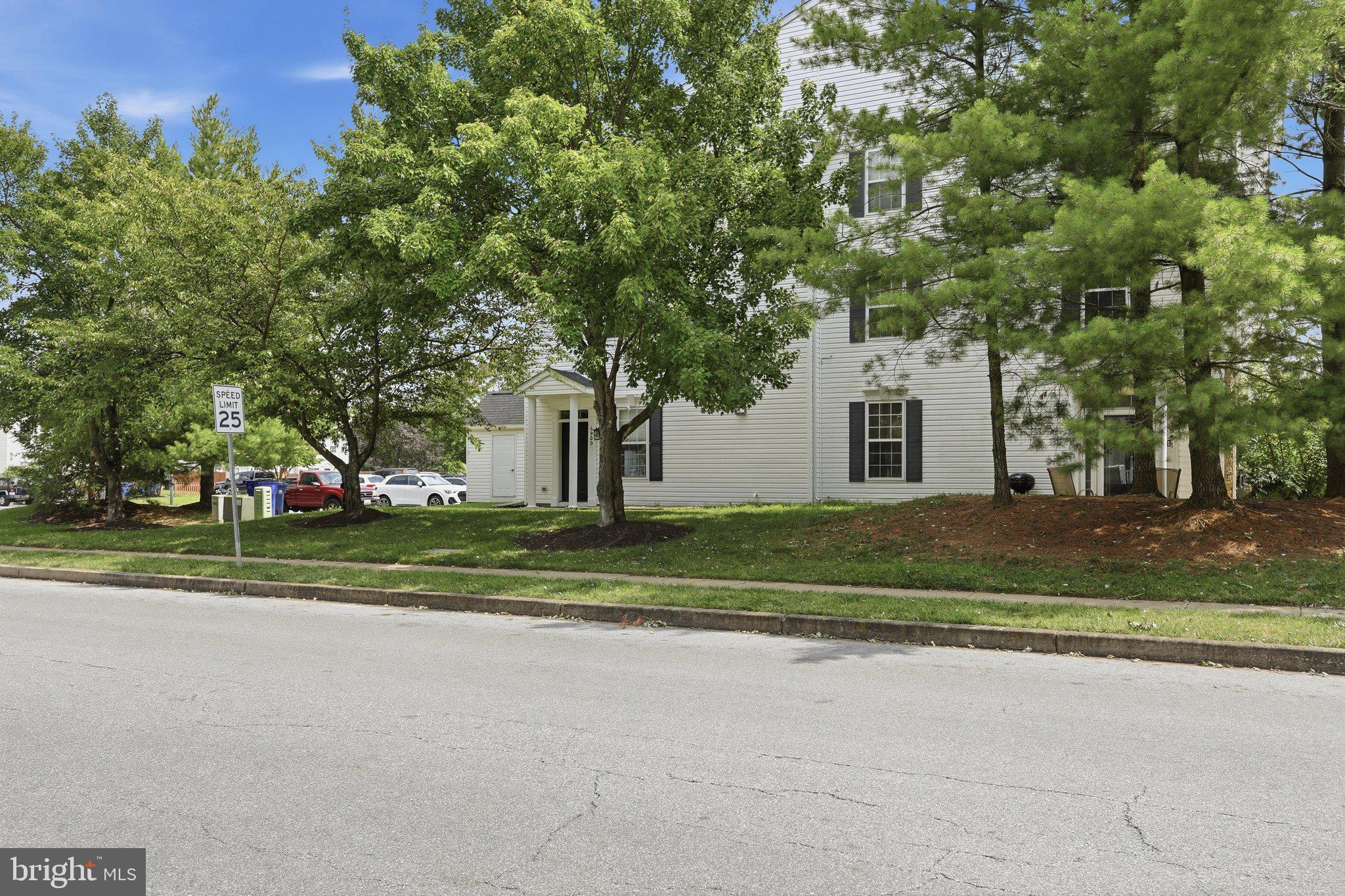 WELLINGTON TRACE - Residential
