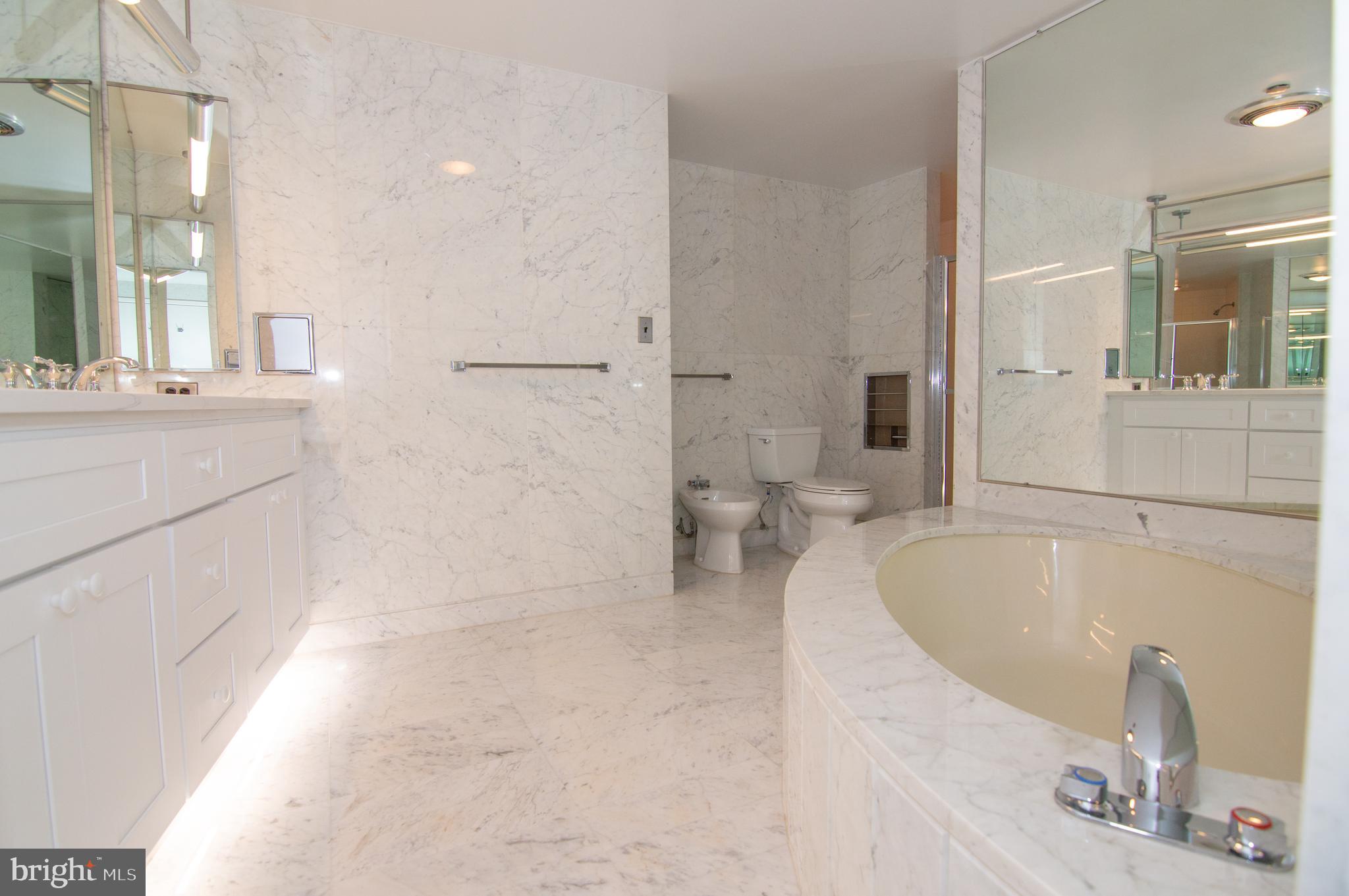 CRYSTAL GATEWAY - Residential Lease