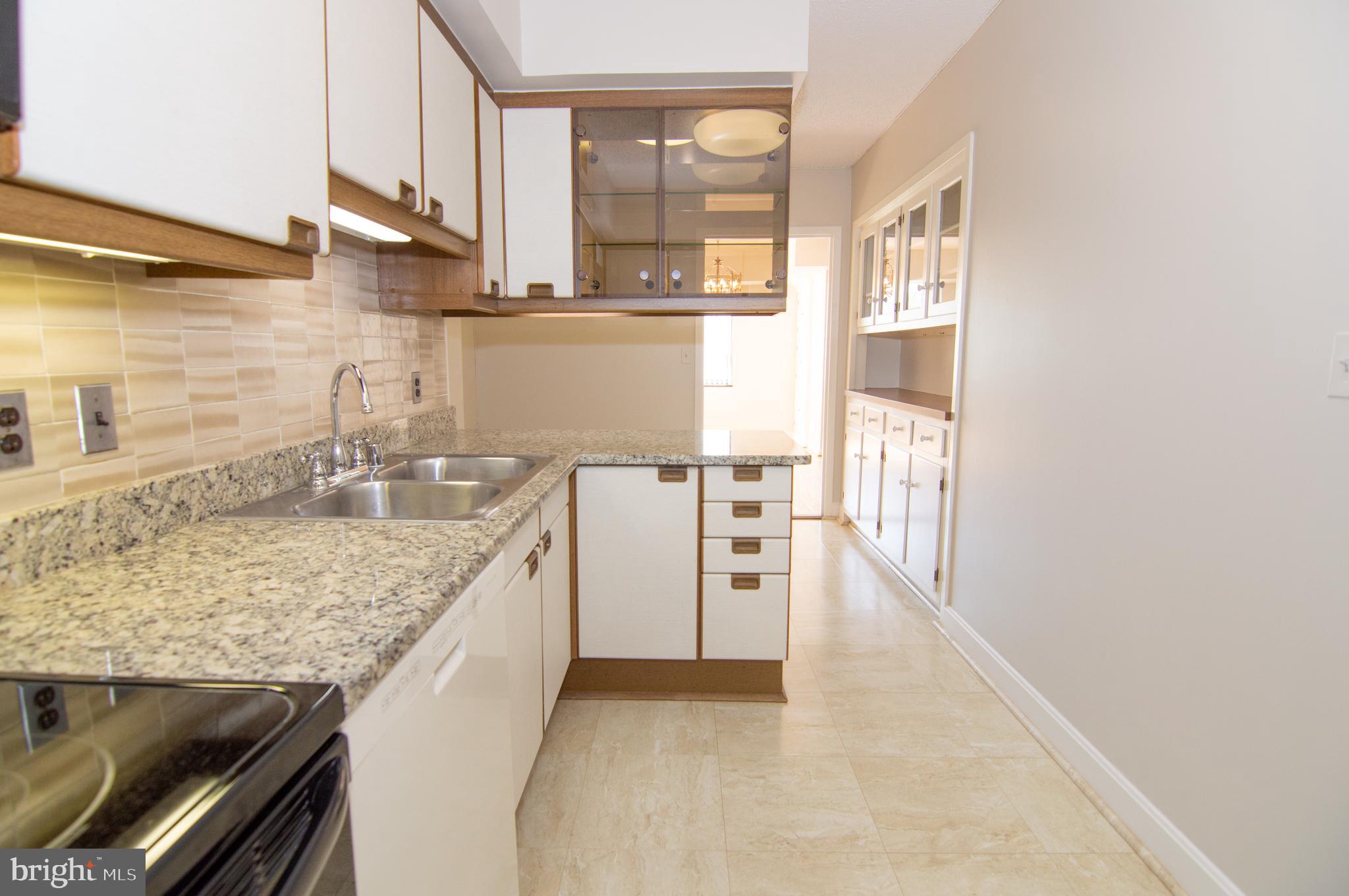 CRYSTAL GATEWAY - Residential Lease