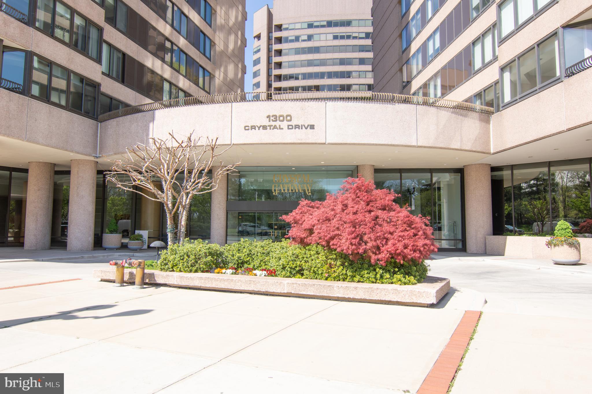 CRYSTAL GATEWAY - Residential Lease