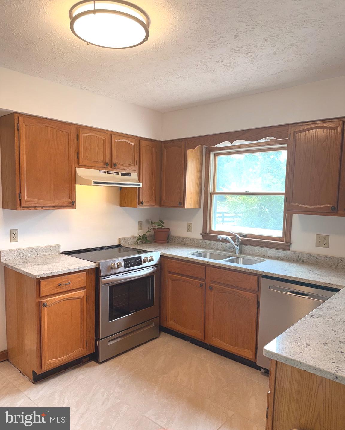 BERRYVILLE - Residential