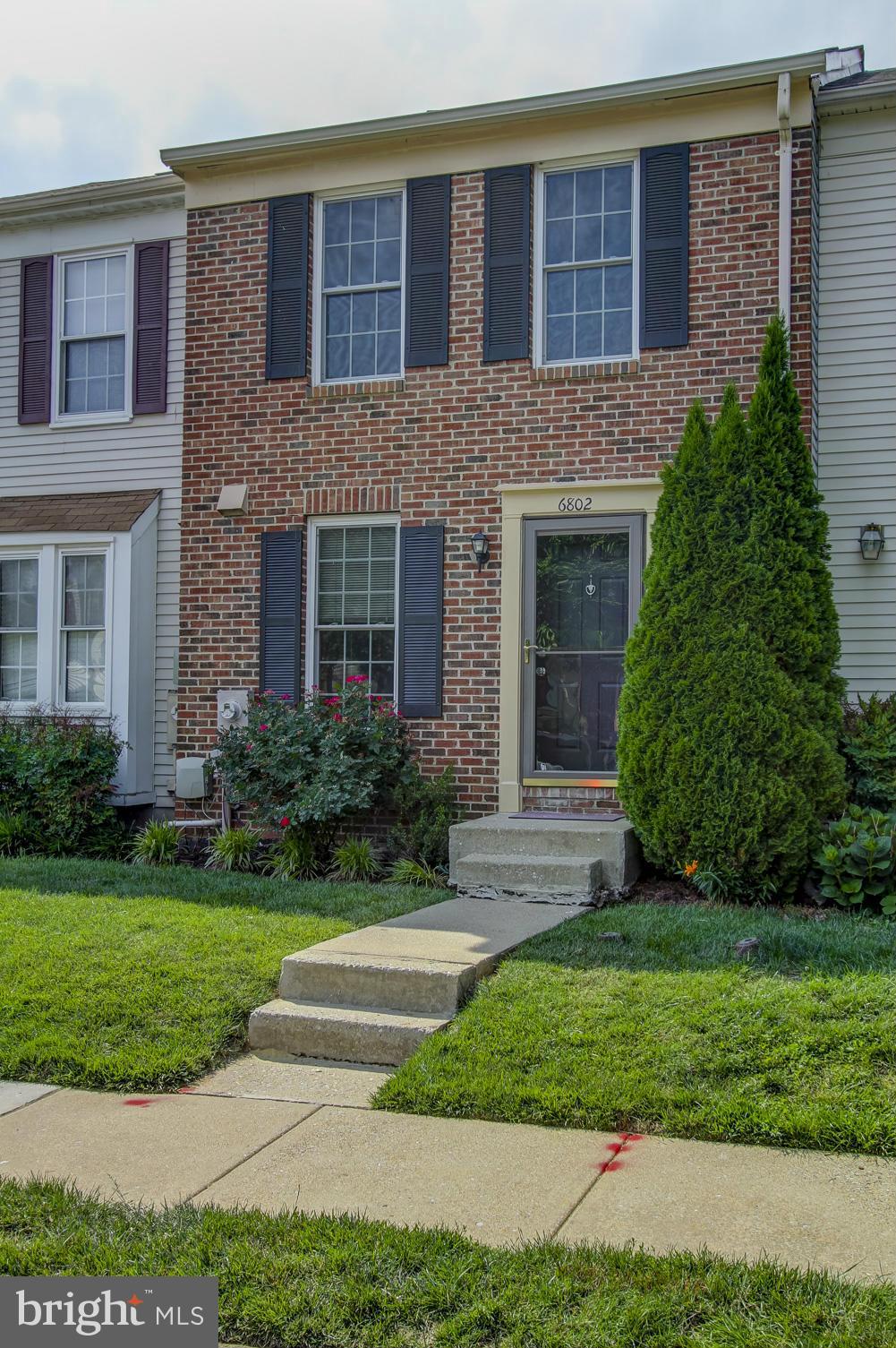 Beautifully Updated & Maintained town home in the perfect commuter location.  Just off 100, close to 95.  Kitchen recently renovated (cabinet refacing & Stainless LG appliances),  Two bathrms renovated w/ new vanities, tile surround, fixtures & Mirrors),  Brazilian Cherry Floors and New Carpet. Recent updates: 80 Gallon Water Heater & Washer/Dryer.  Windows replaced in '08.  Large Deck.