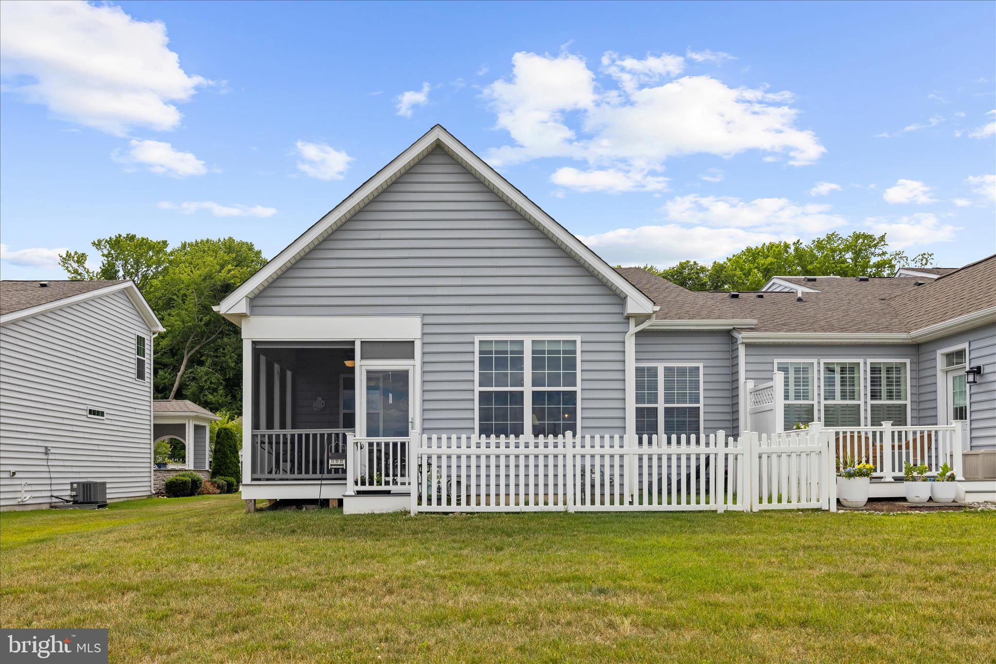 BAY BRIDGE COVE - Residential