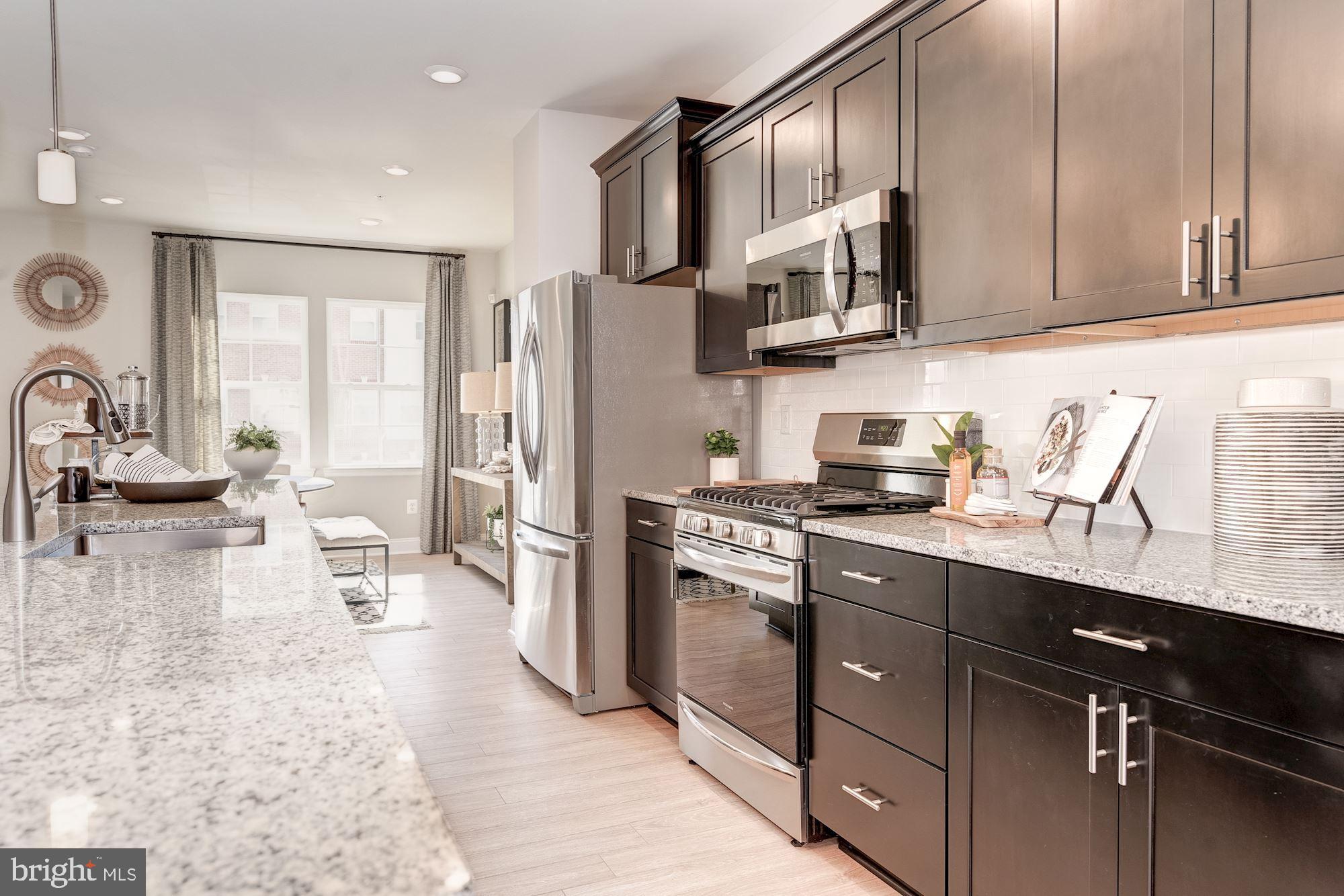 OXFORD SQUARE - Residential