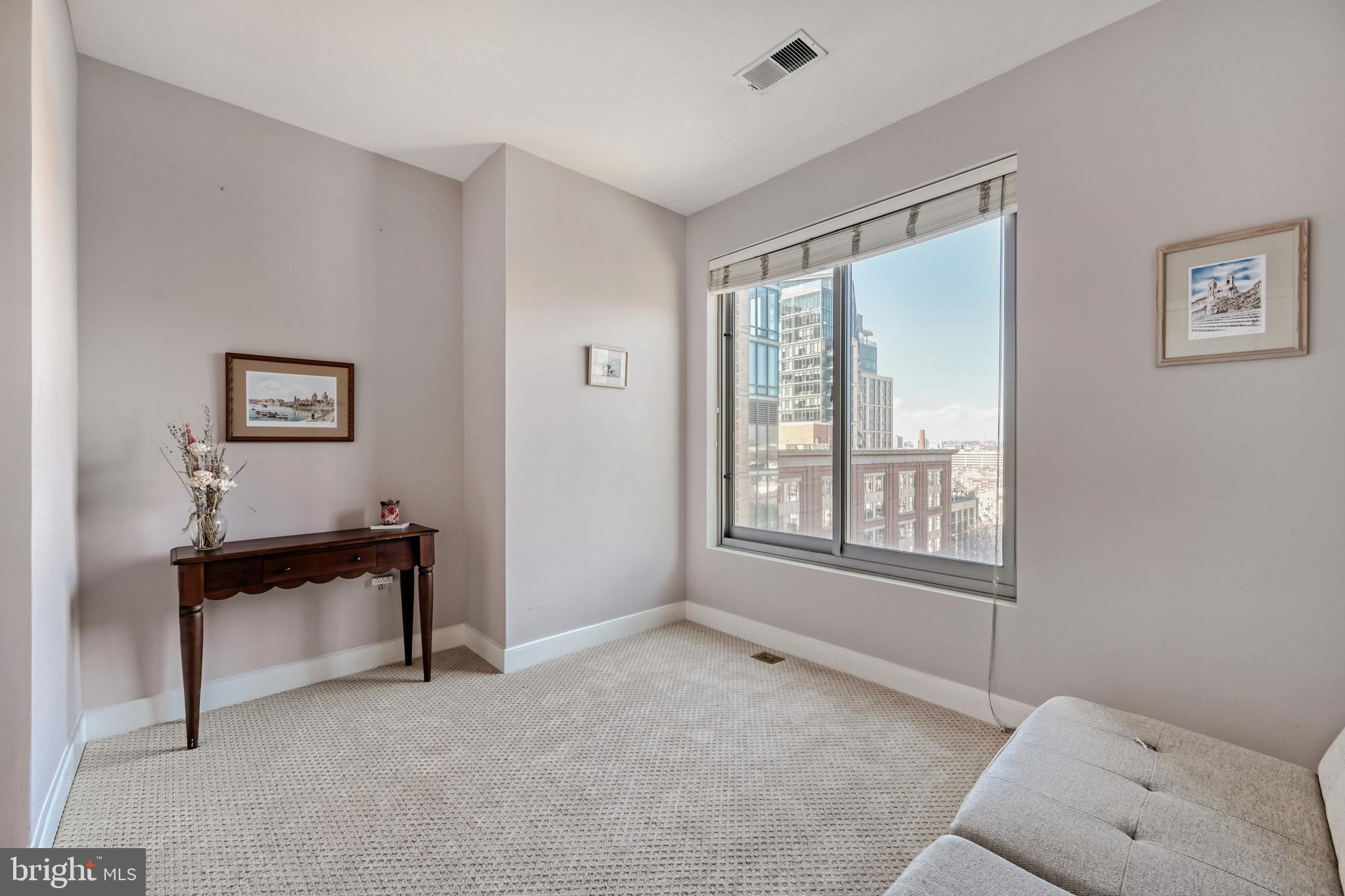HARBOR EAST - Residential