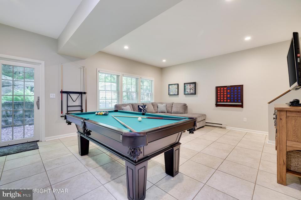 LAURELWOODS - Residential
