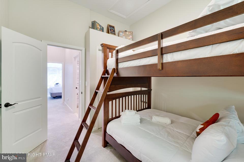 LAURELWOODS - Residential