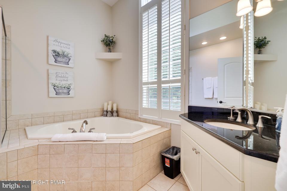 LAURELWOODS - Residential