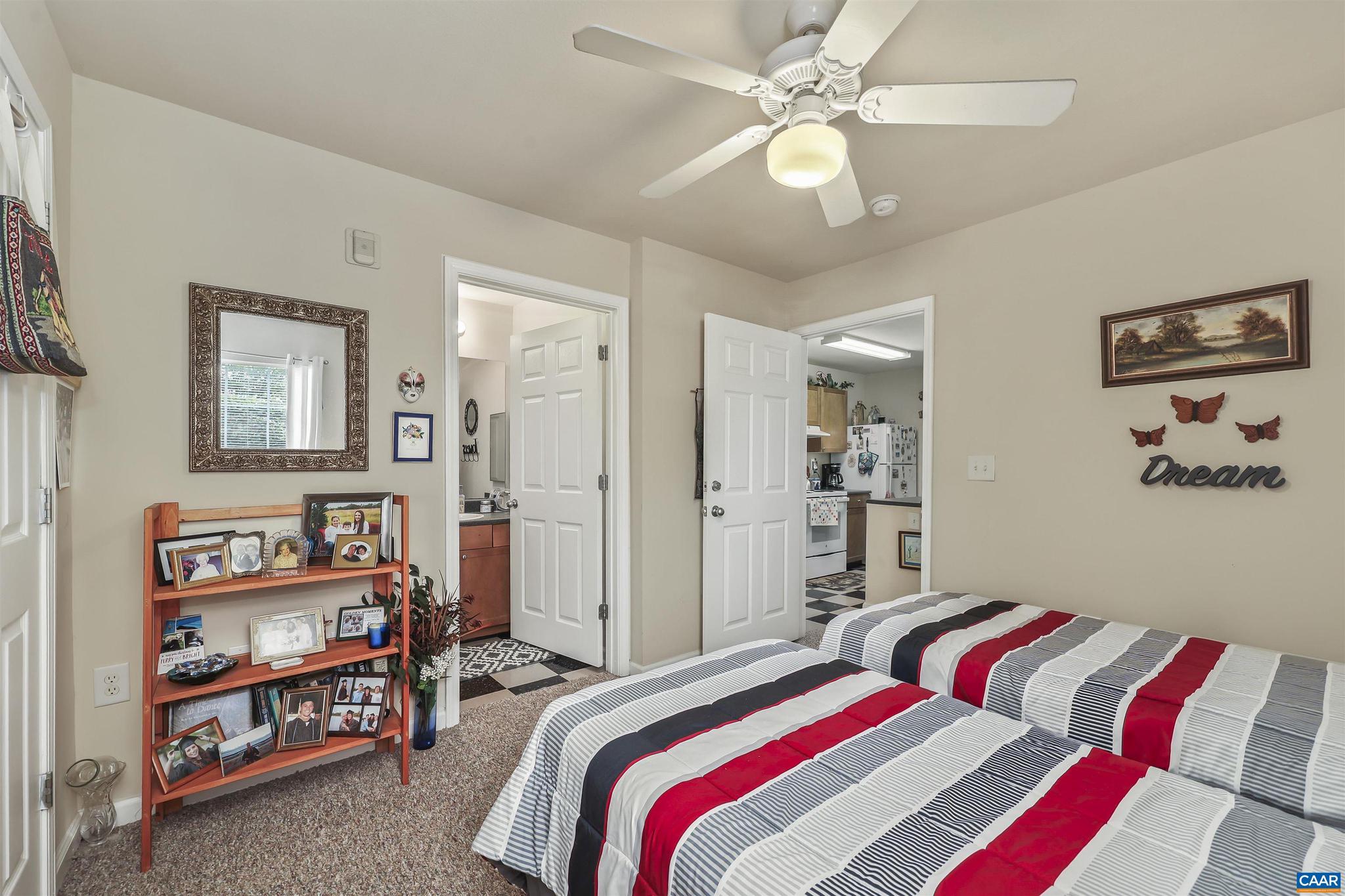 EAGLES LANDING - Residential