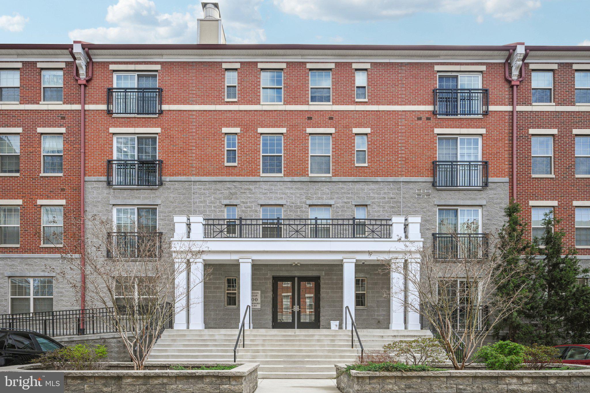 NAVAL SQUARE - Residential
