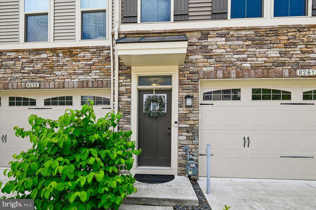 PONDVIEW - Residential
