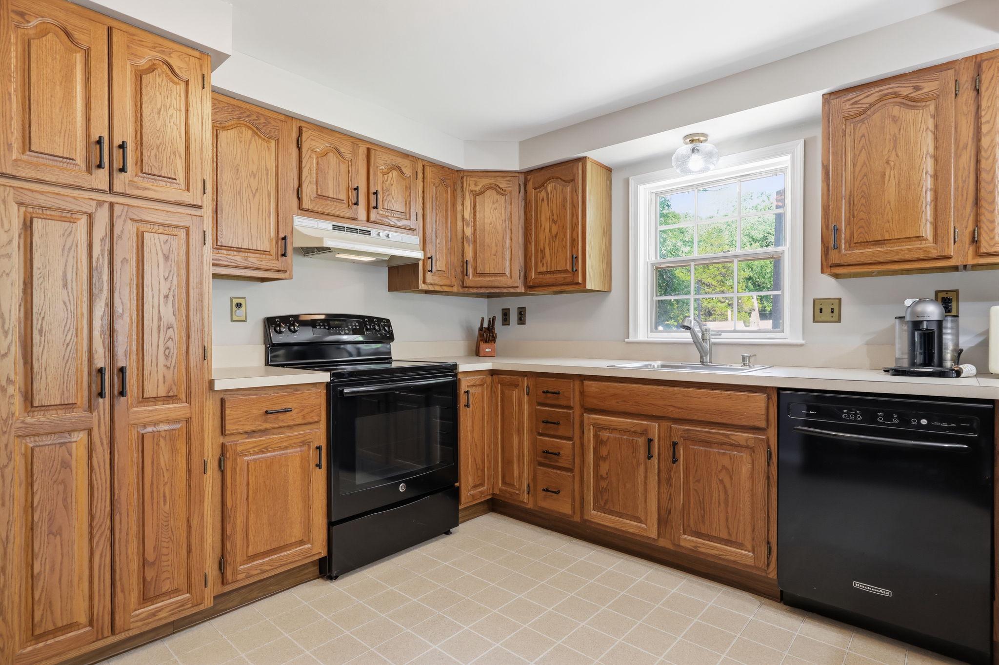 TOWER HILL WOODS - Residential