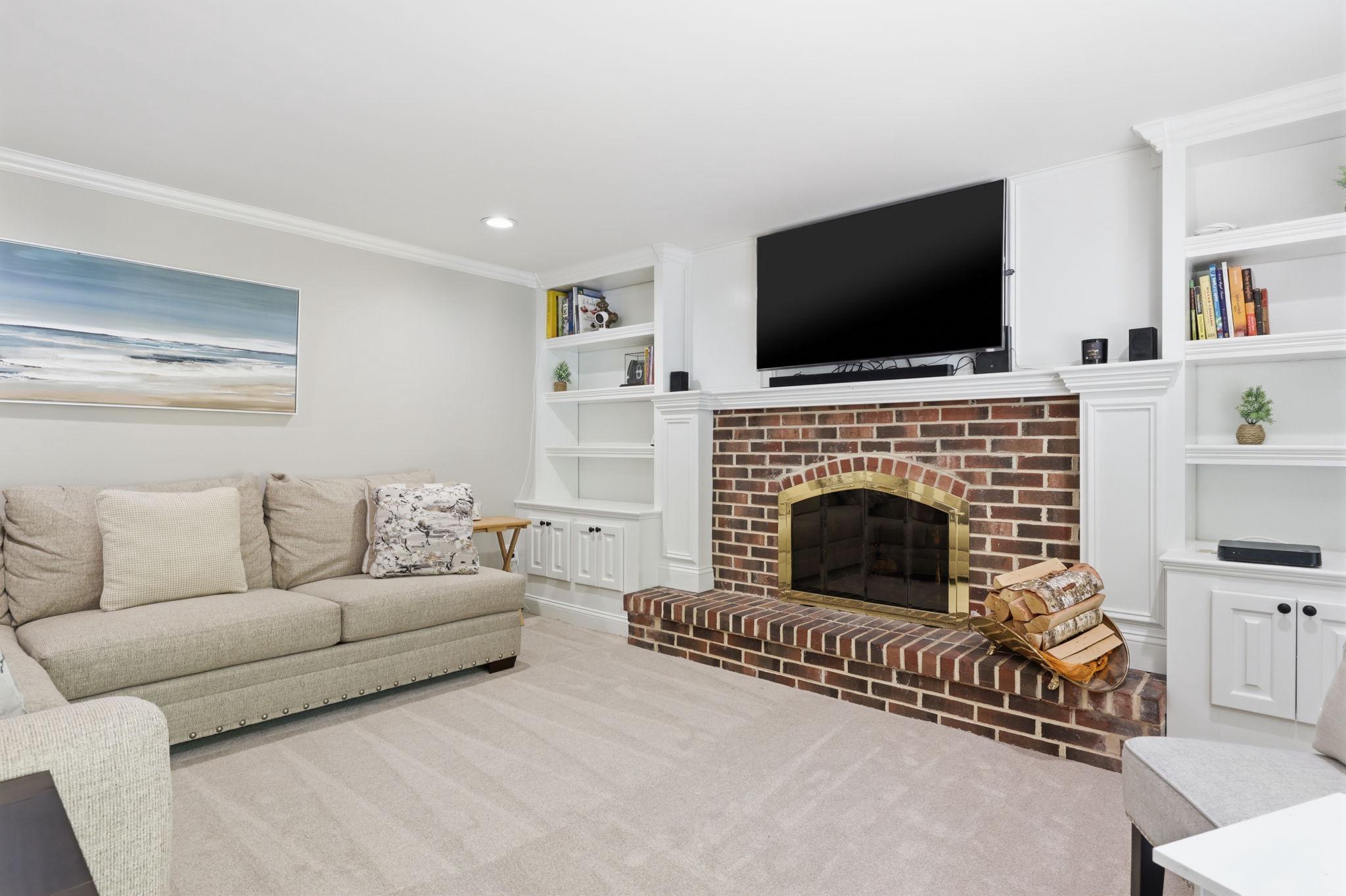 TOWER HILL WOODS - Residential