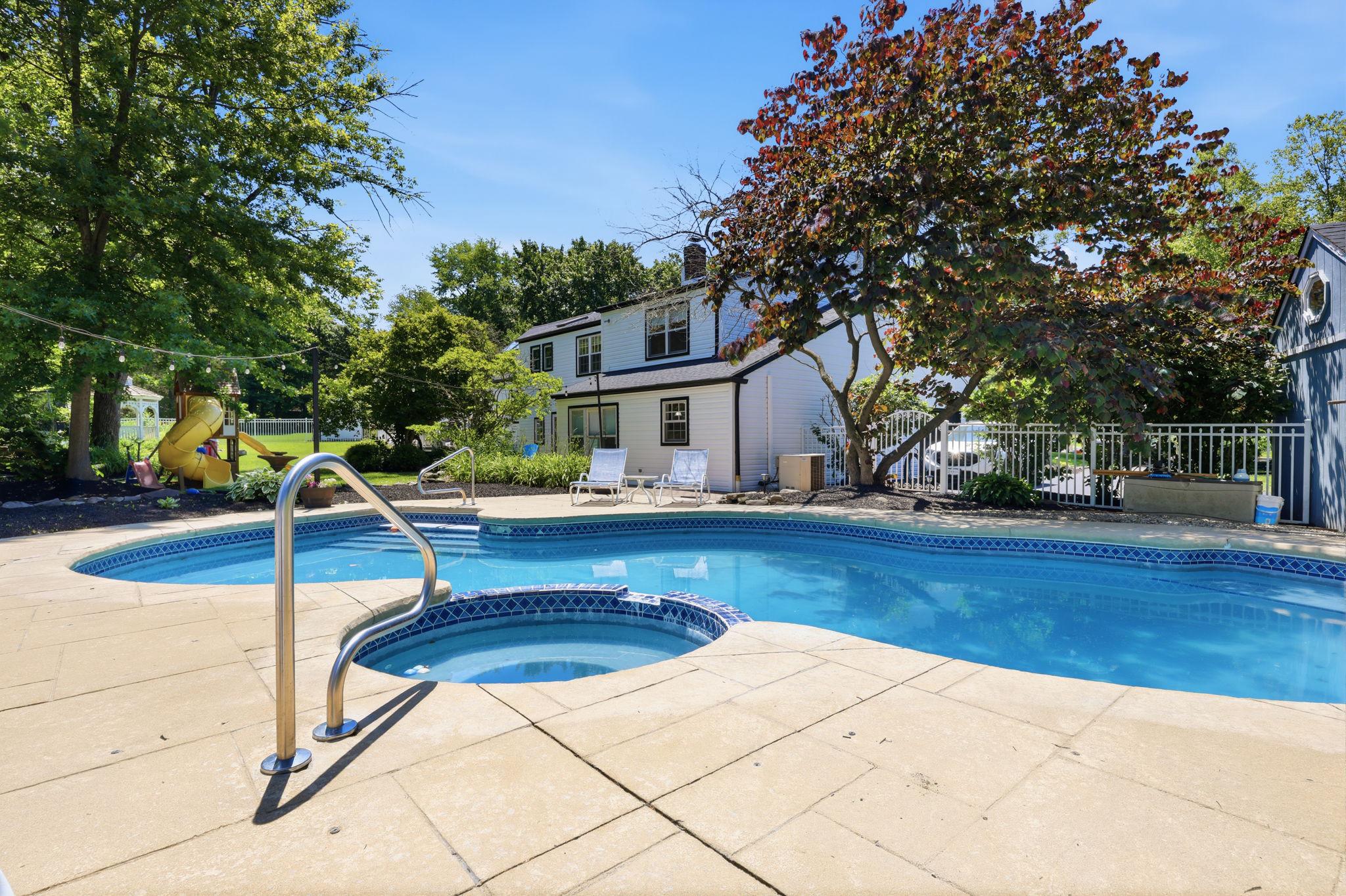 TOWER HILL WOODS - Residential