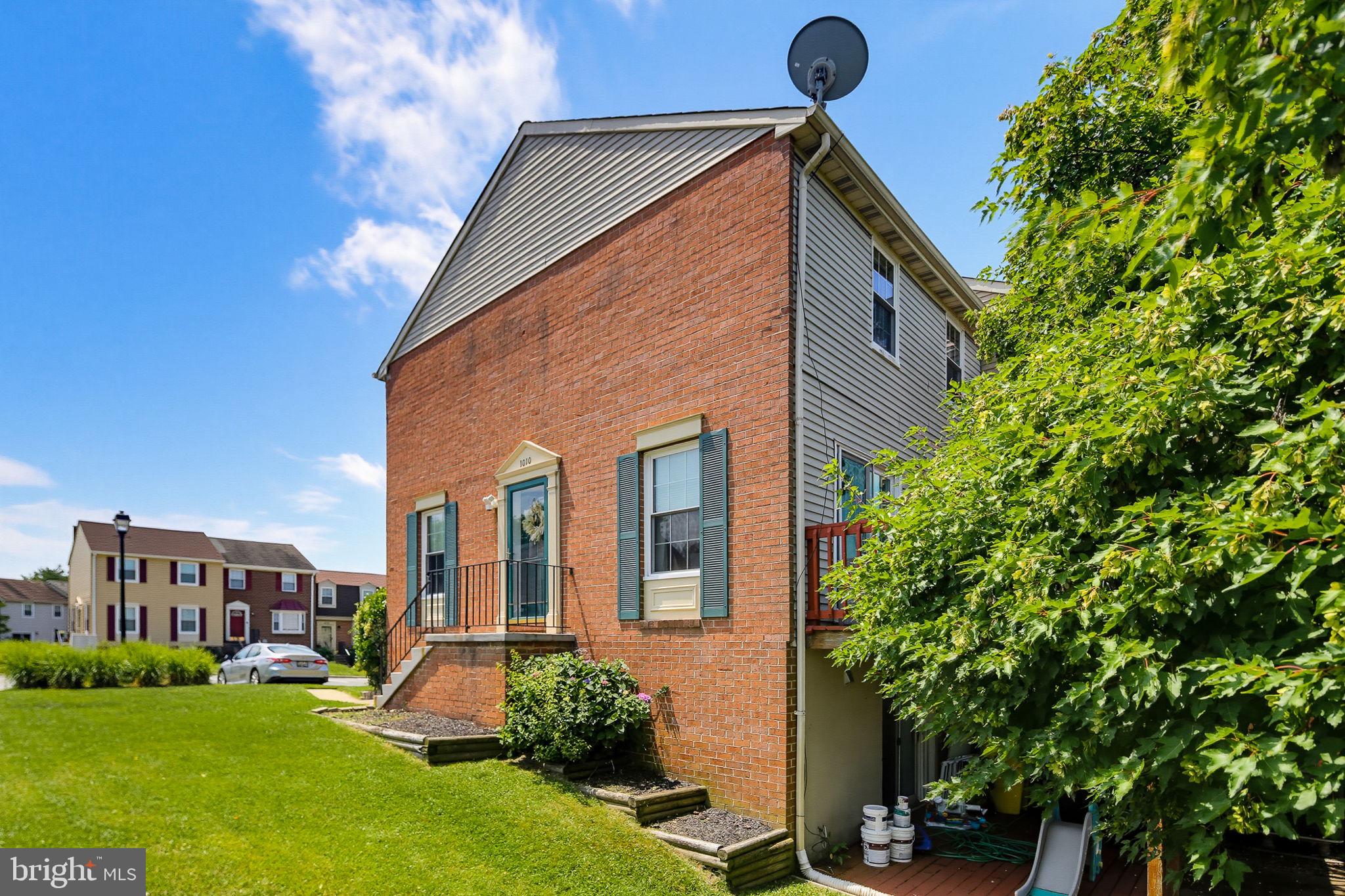 ELIZABETHS LANDING - Residential