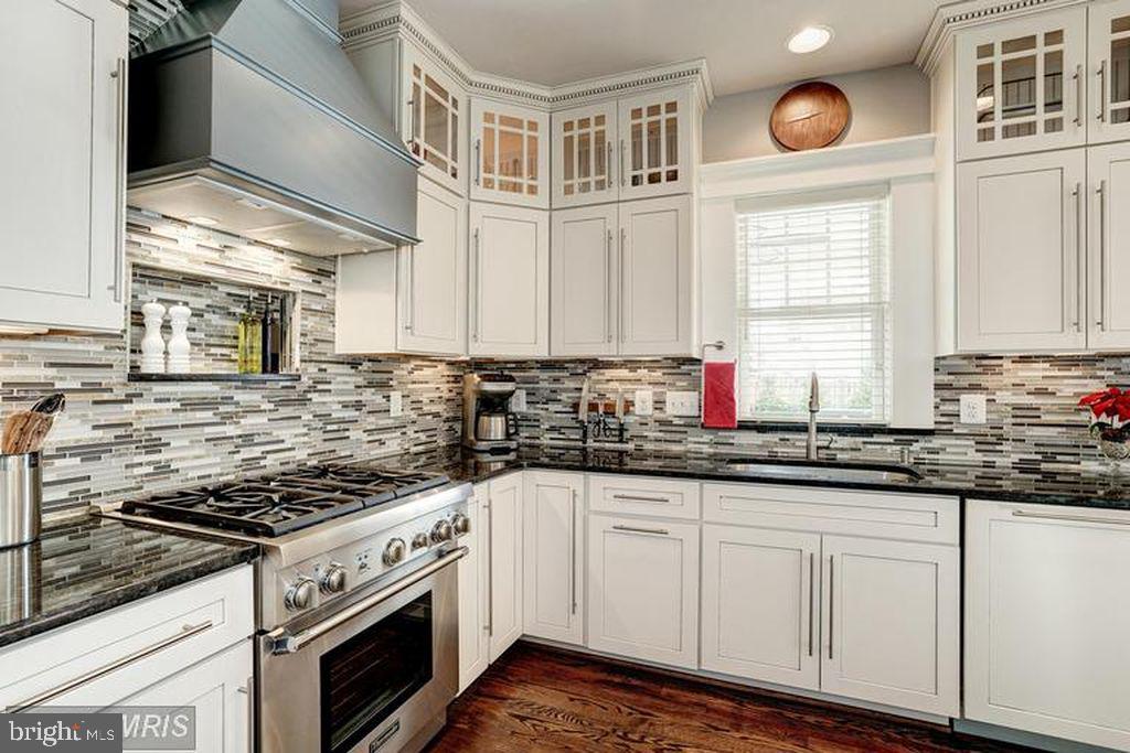ADDISON HEIGHTS - Residential