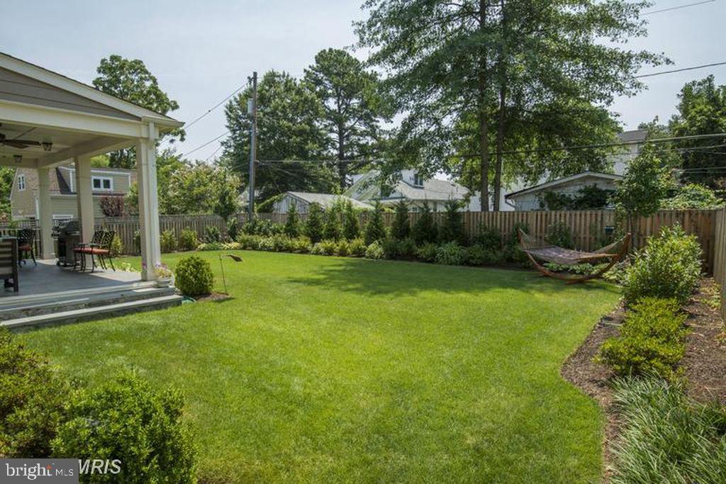 ADDISON HEIGHTS - Residential