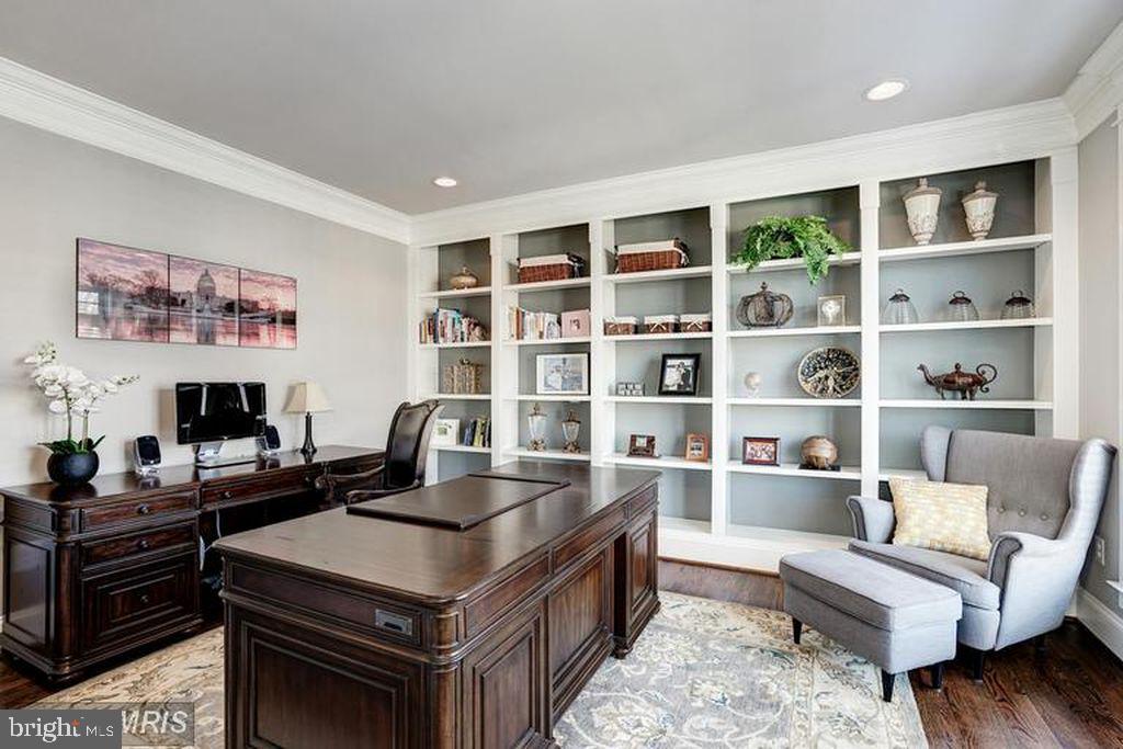 ADDISON HEIGHTS - Residential