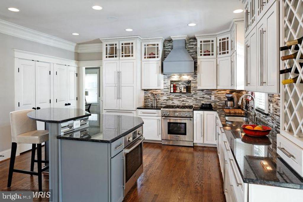 ADDISON HEIGHTS - Residential