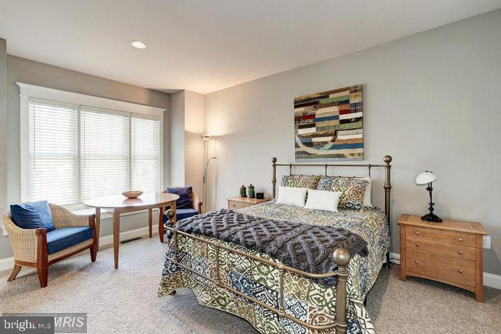 ADDISON HEIGHTS - Residential