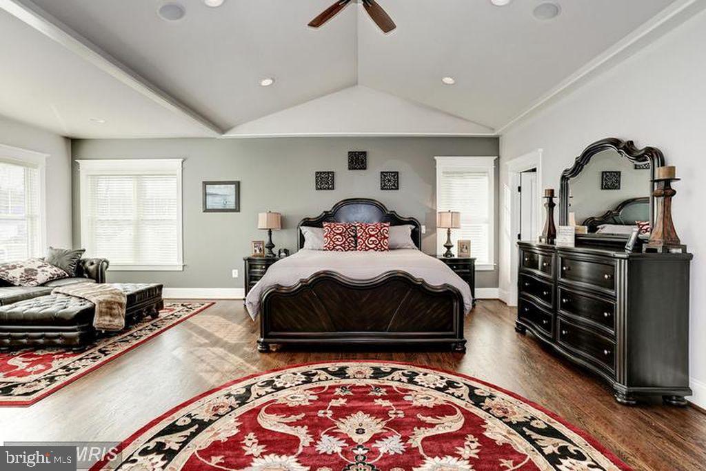 ADDISON HEIGHTS - Residential