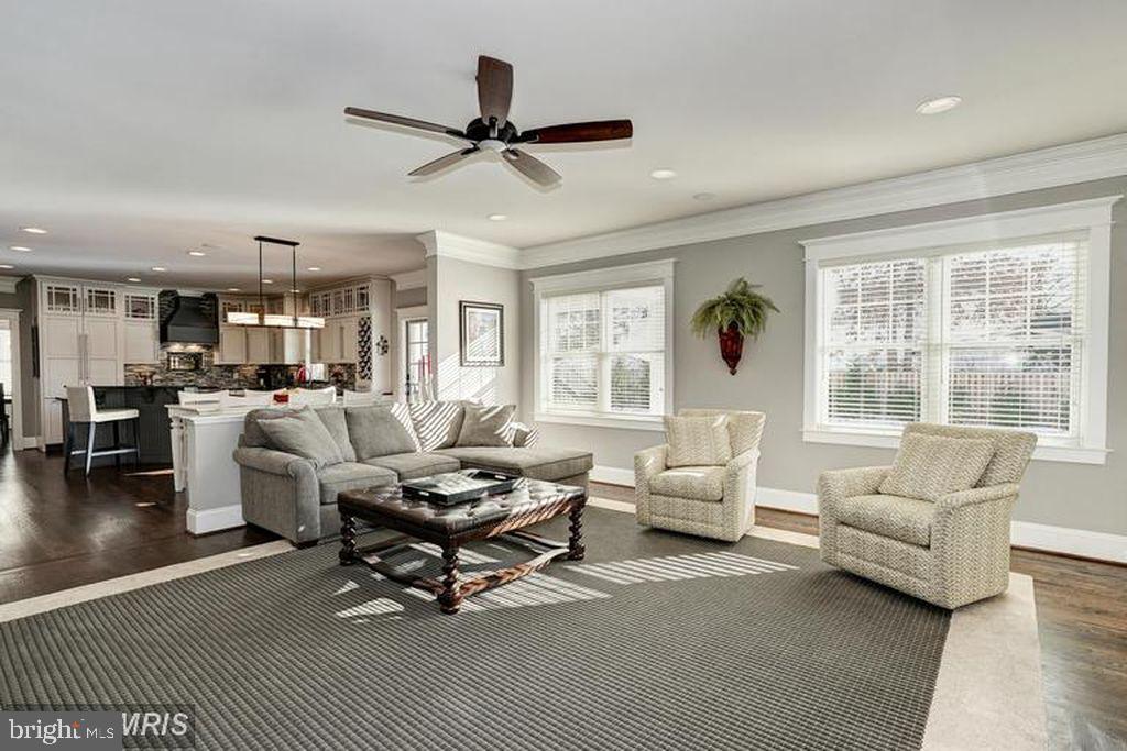 ADDISON HEIGHTS - Residential