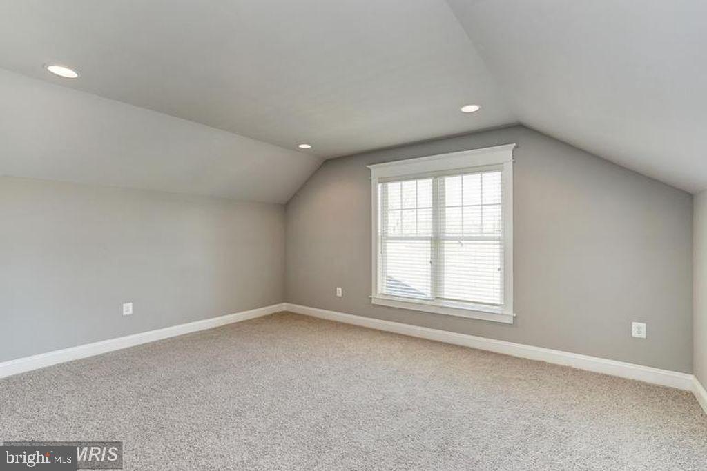 ADDISON HEIGHTS - Residential