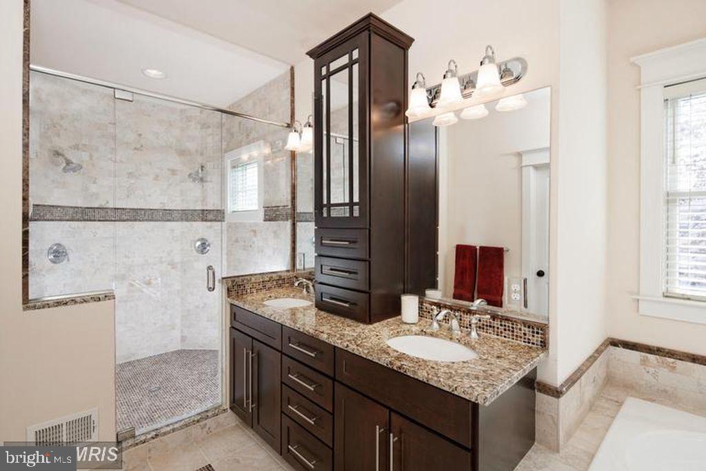 ADDISON HEIGHTS - Residential