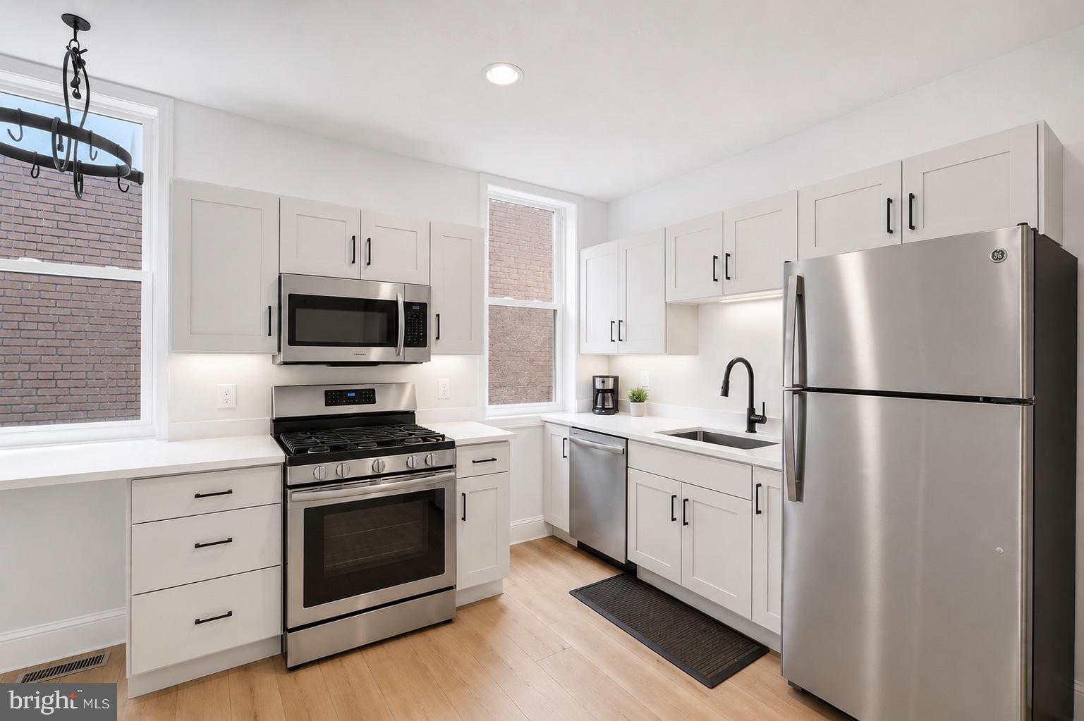 MOUNT VERNON TRIANGLE - Commercial Sale