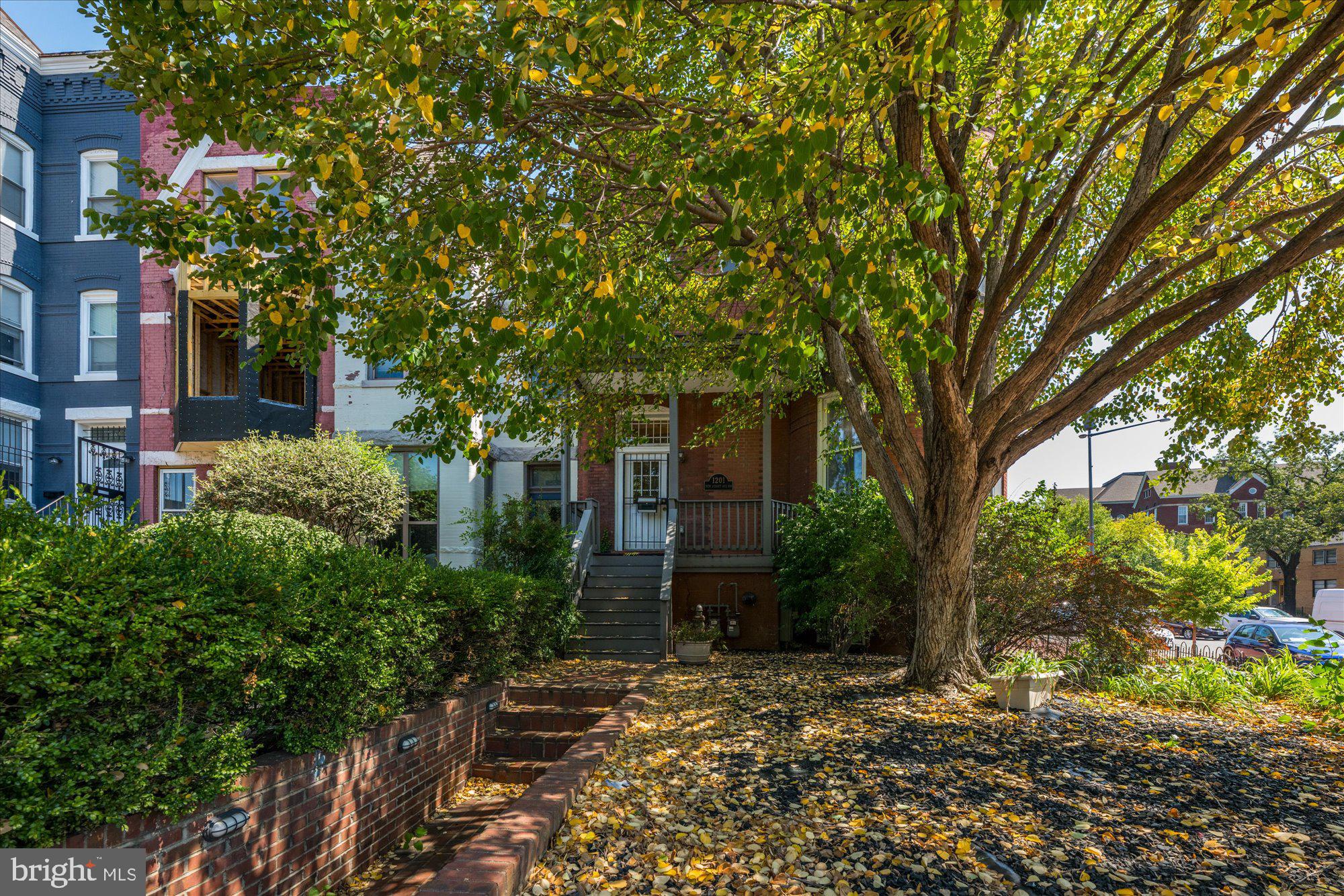 MOUNT VERNON TRIANGLE - Commercial Sale