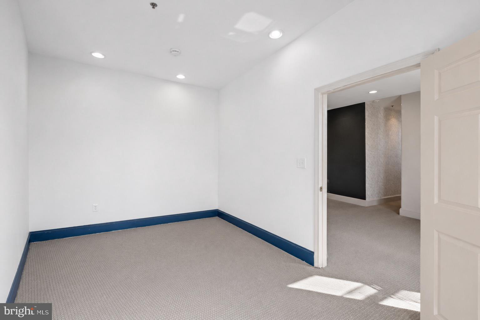 MOUNT VERNON TRIANGLE - Commercial Sale