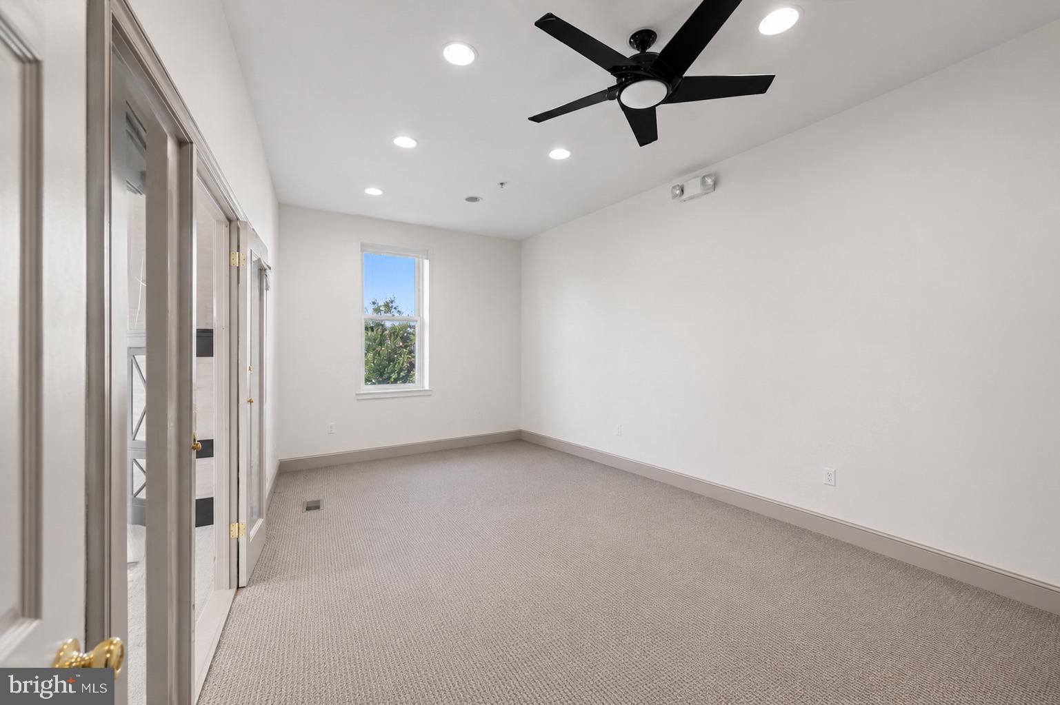 MOUNT VERNON TRIANGLE - Commercial Sale