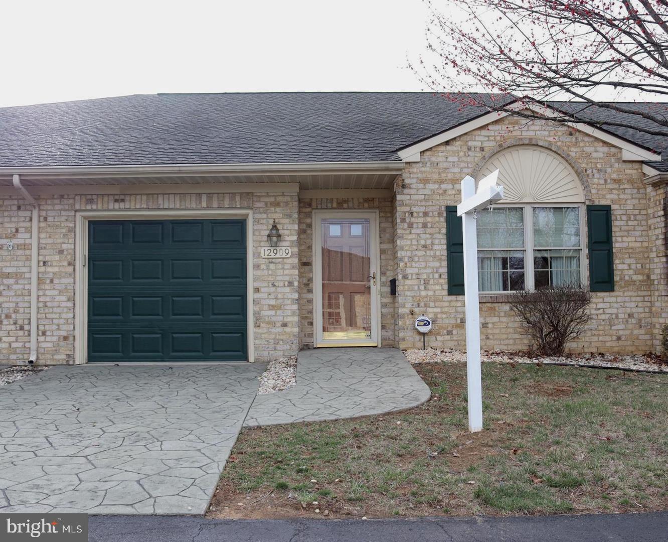 CORTLAND MANOR - Residential Lease
