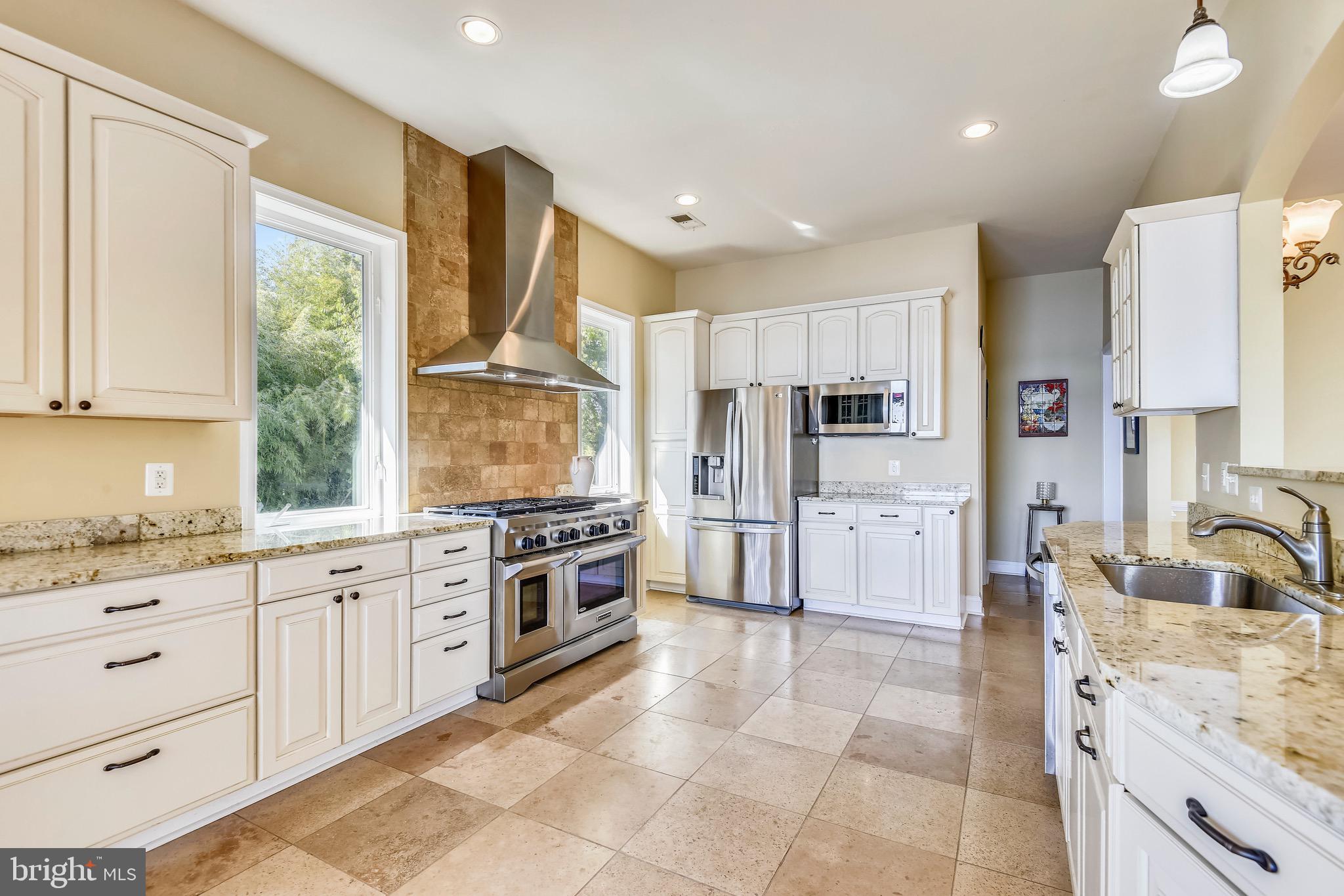HALLOWING POINT RIVER ESTATES - Residential