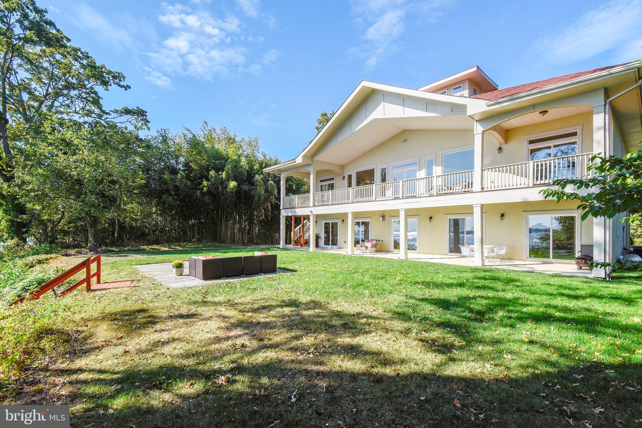 HALLOWING POINT RIVER ESTATES - Residential