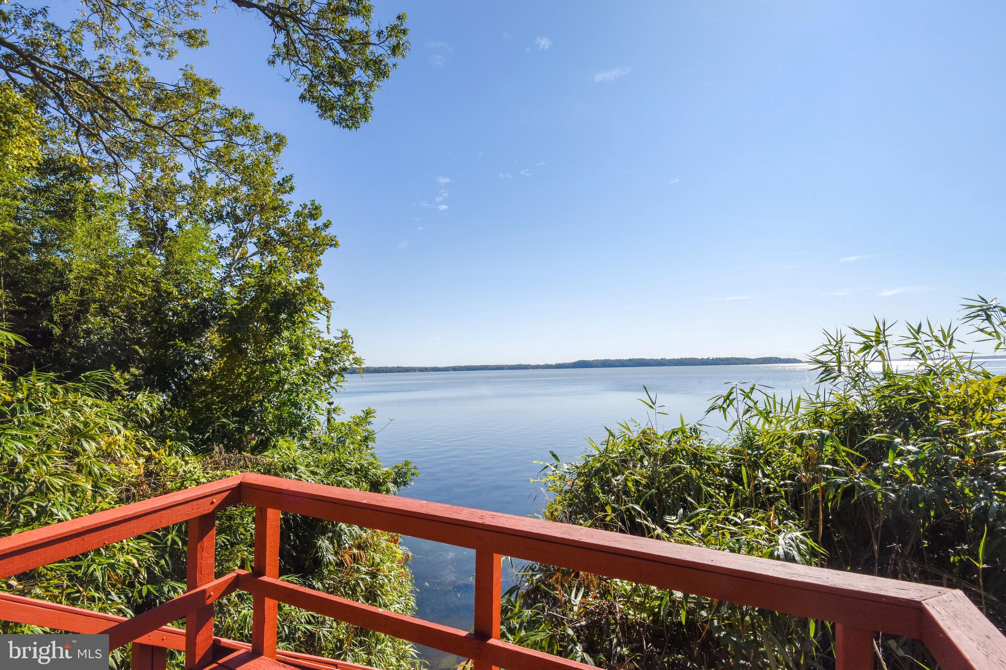 HALLOWING POINT RIVER ESTATES - Residential