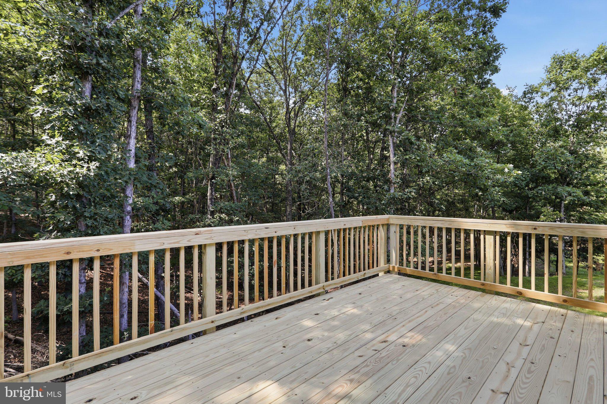 TWIN LAKES EAST - Residential