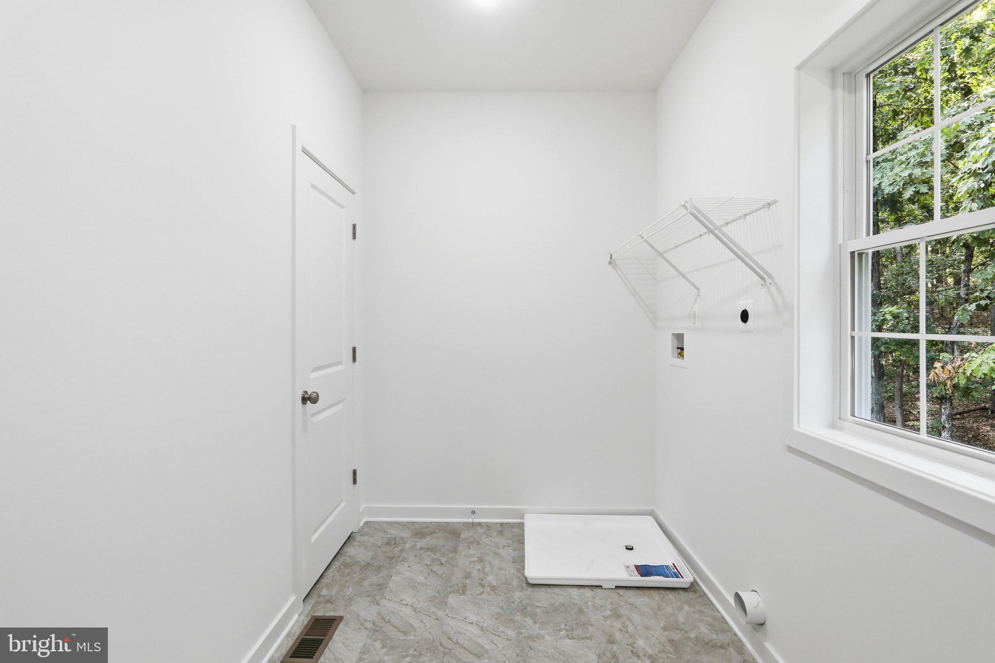 TWIN LAKES EAST - Residential