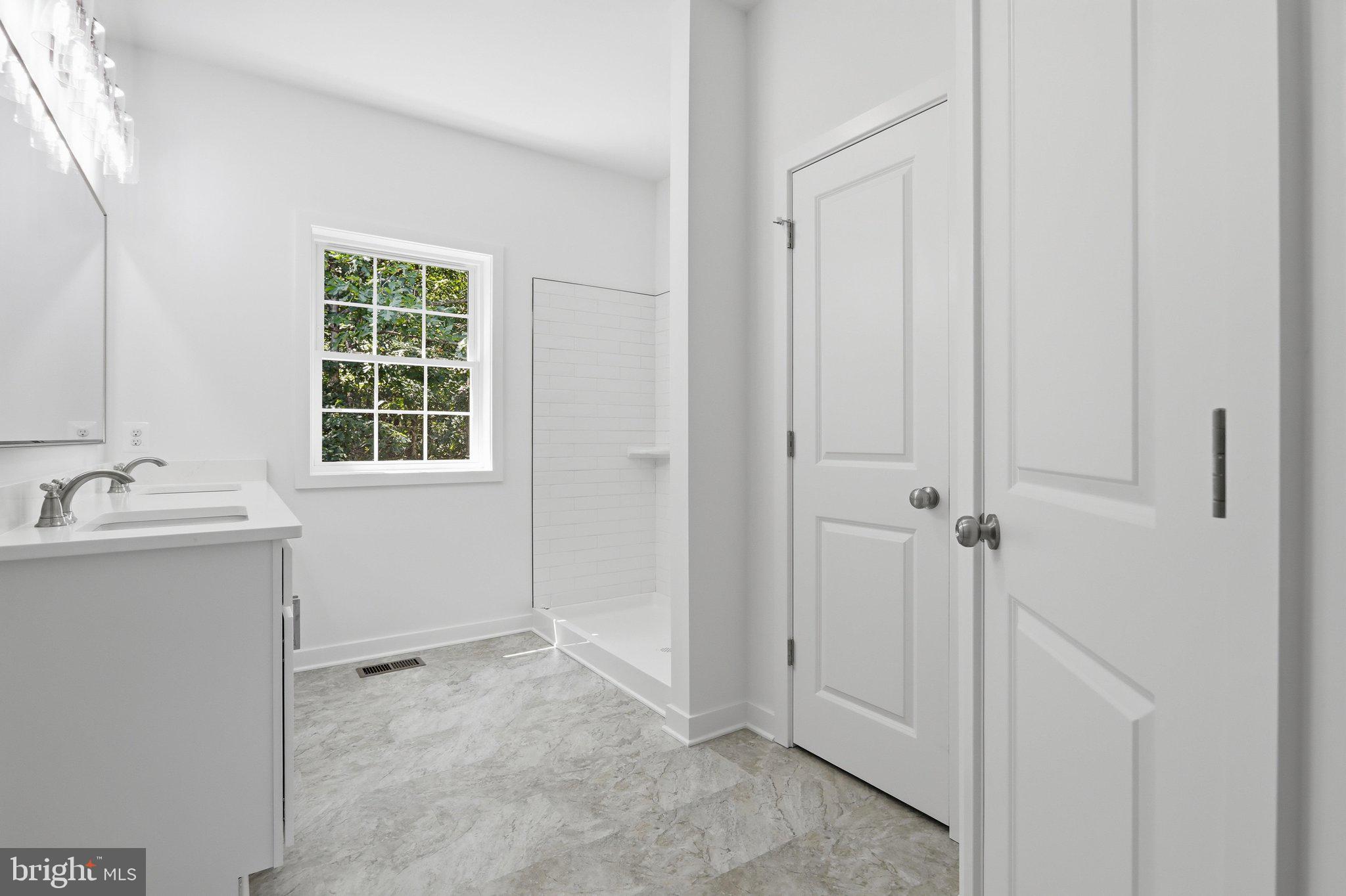 TWIN LAKES EAST - Residential