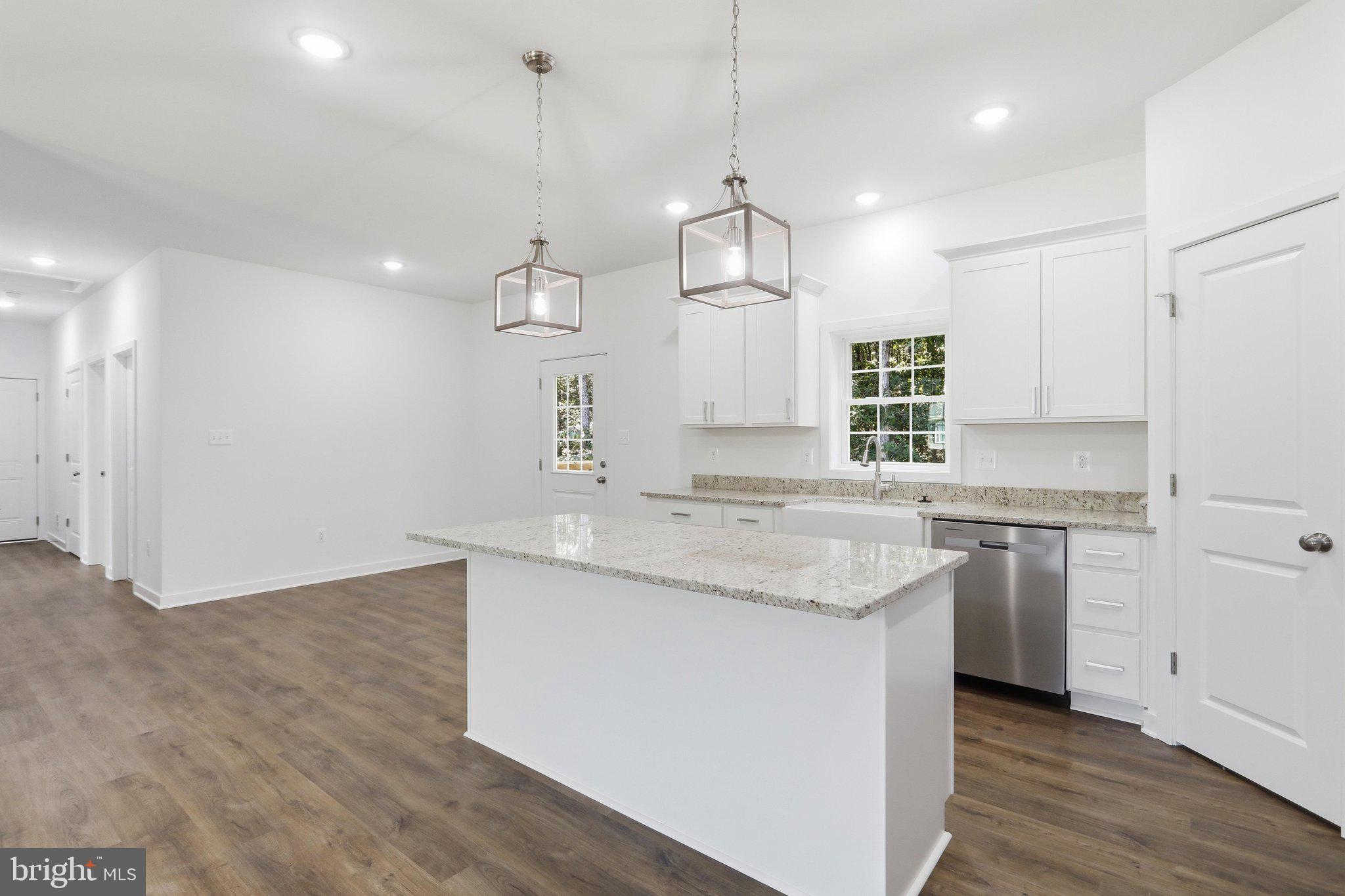 TWIN LAKES EAST - Residential