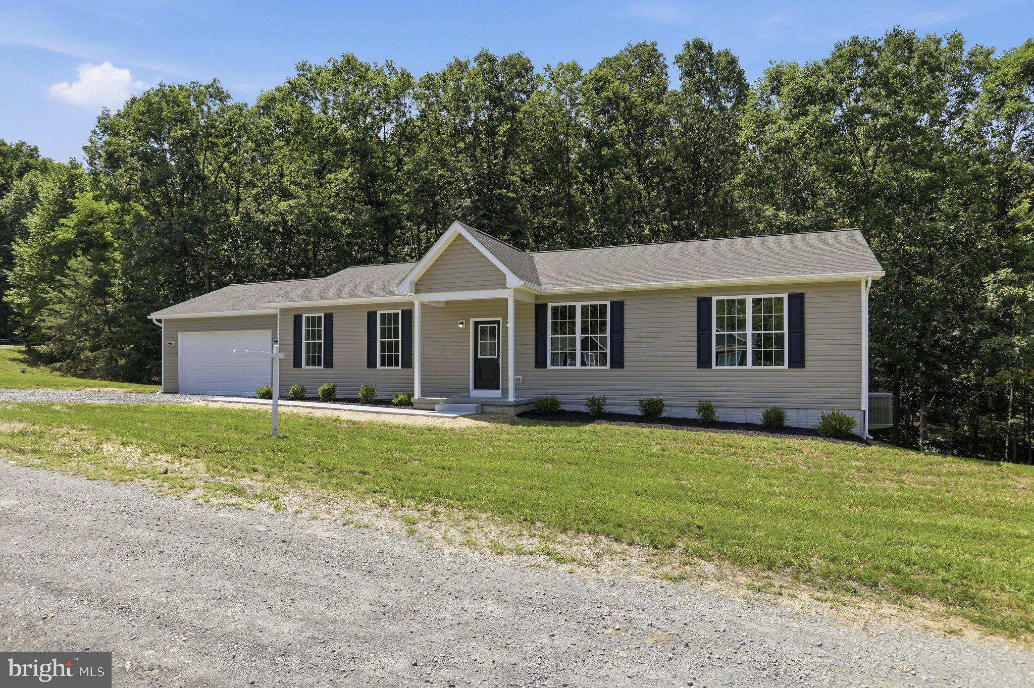 TWIN LAKES EAST - Residential