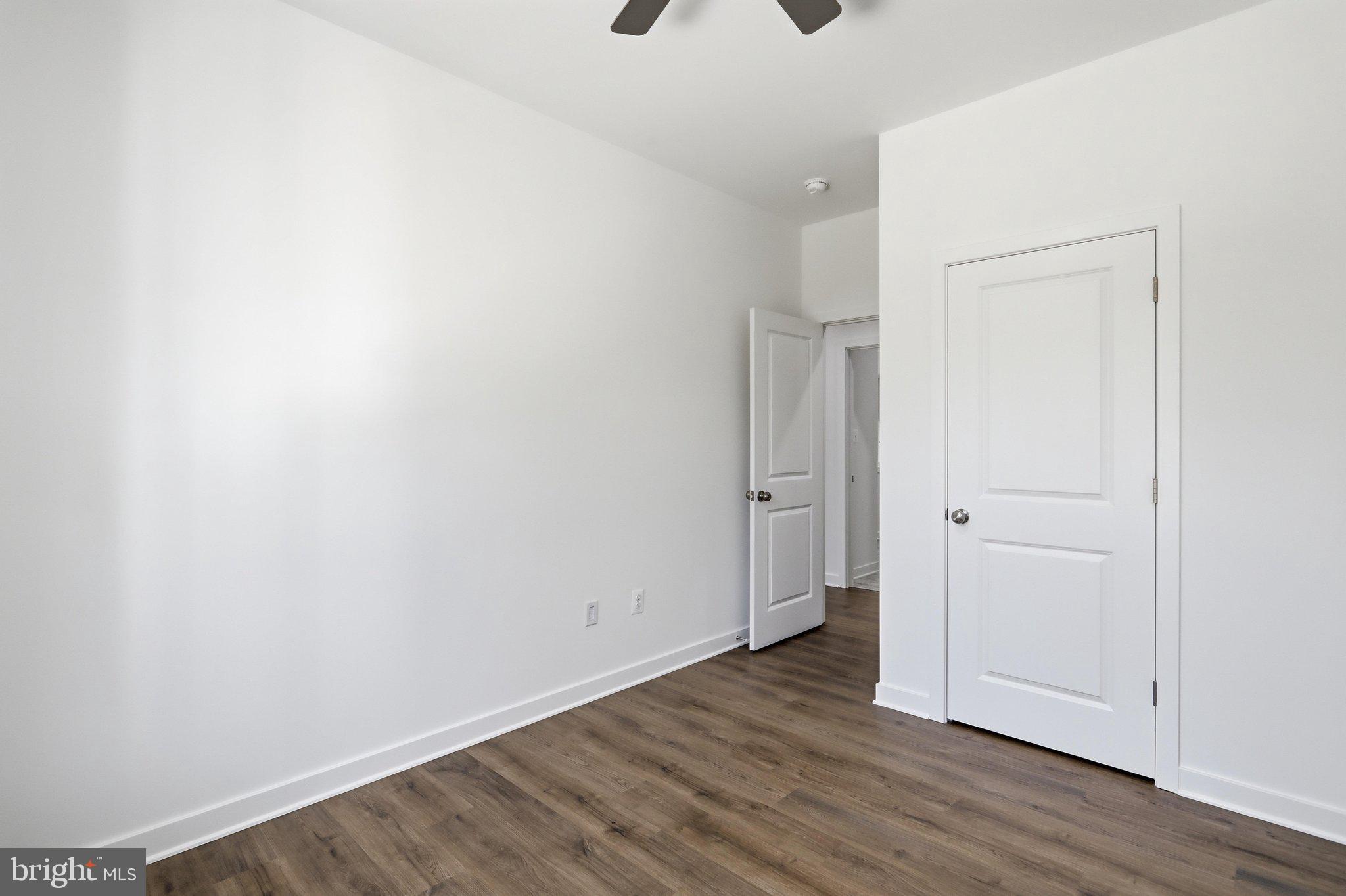 TWIN LAKES EAST - Residential