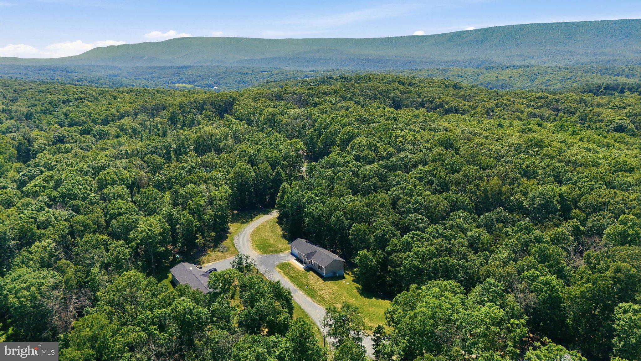 TWIN LAKES EAST - Residential