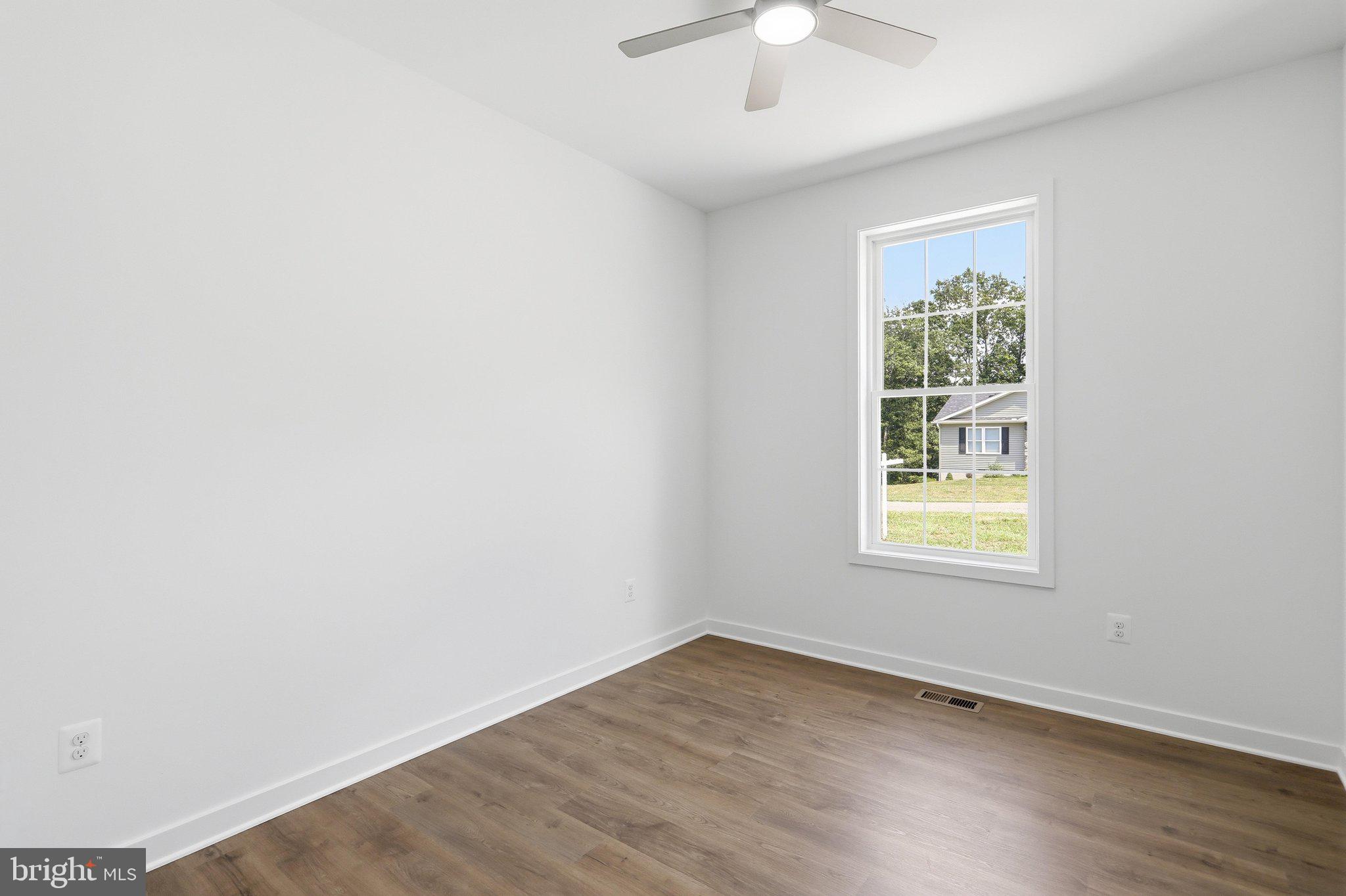 TWIN LAKES EAST - Residential