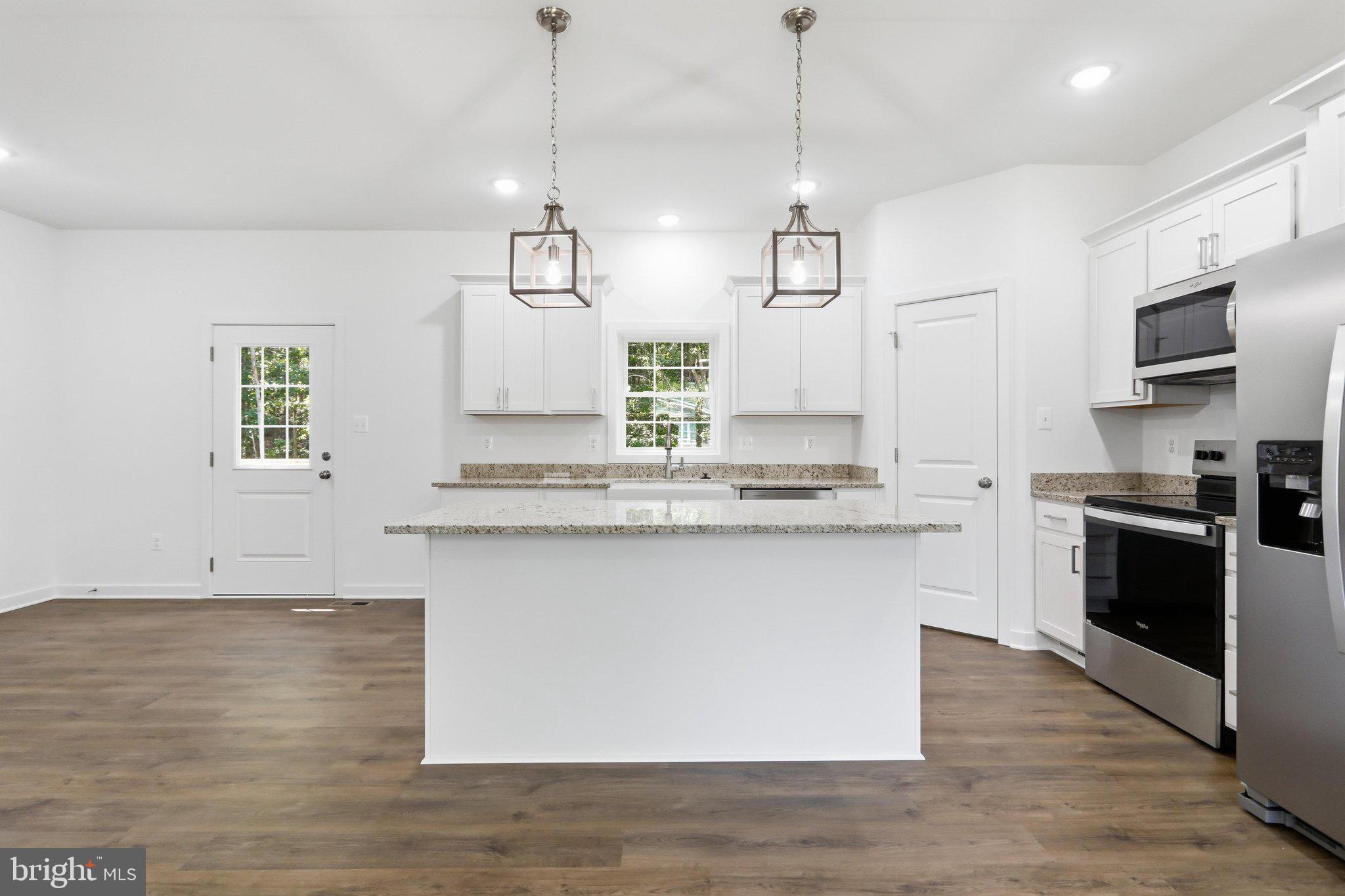 TWIN LAKES EAST - Residential