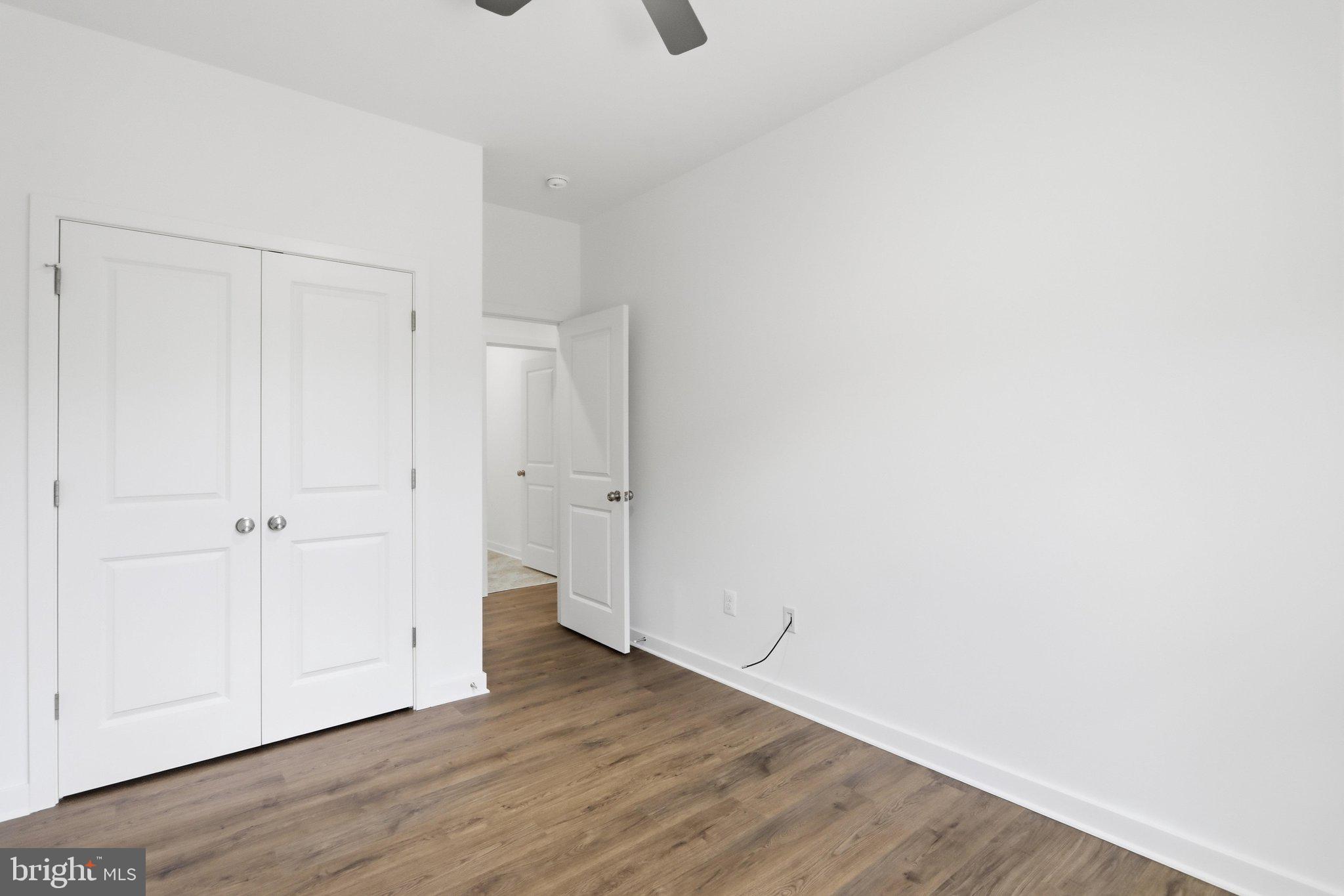 TWIN LAKES EAST - Residential