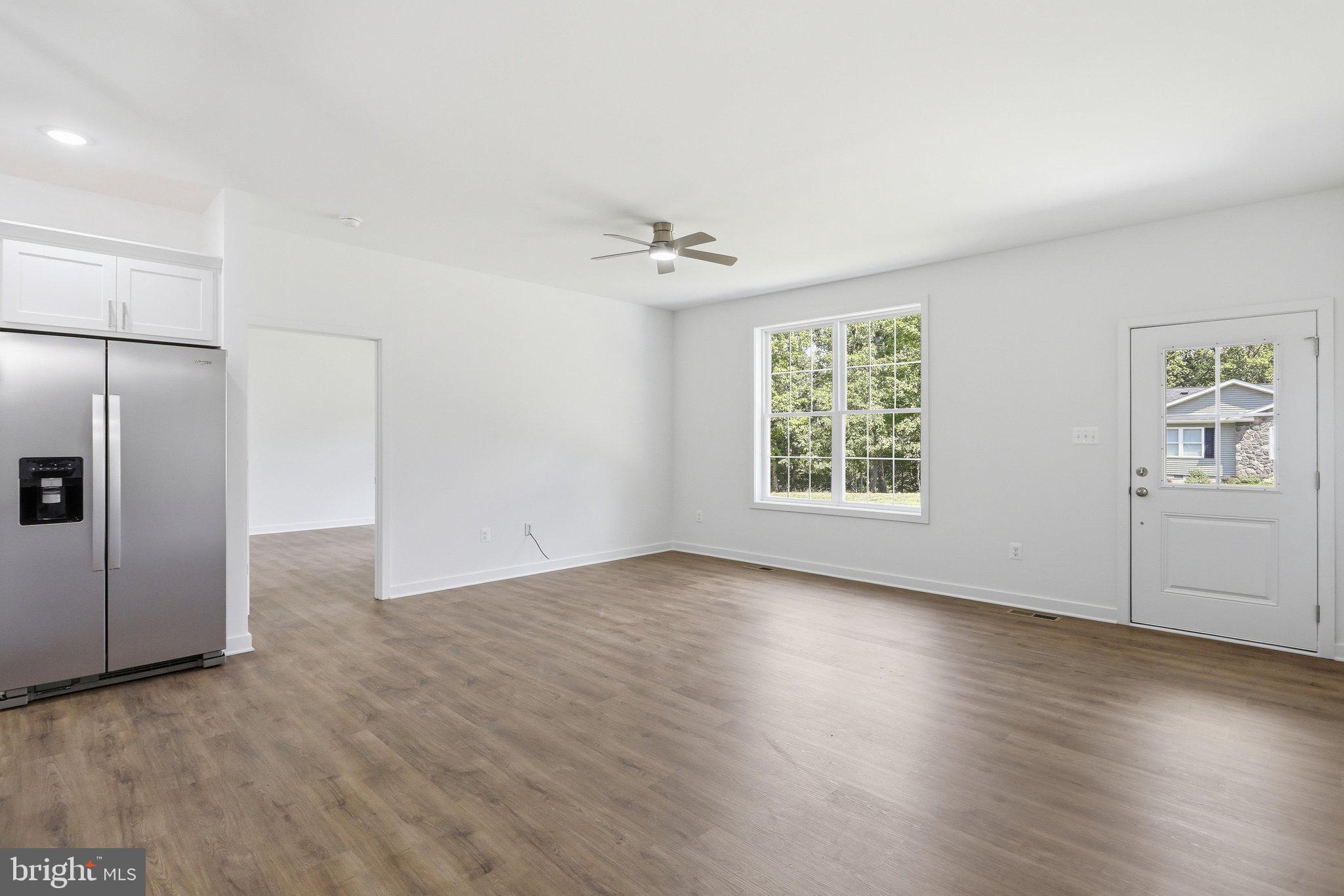TWIN LAKES EAST - Residential