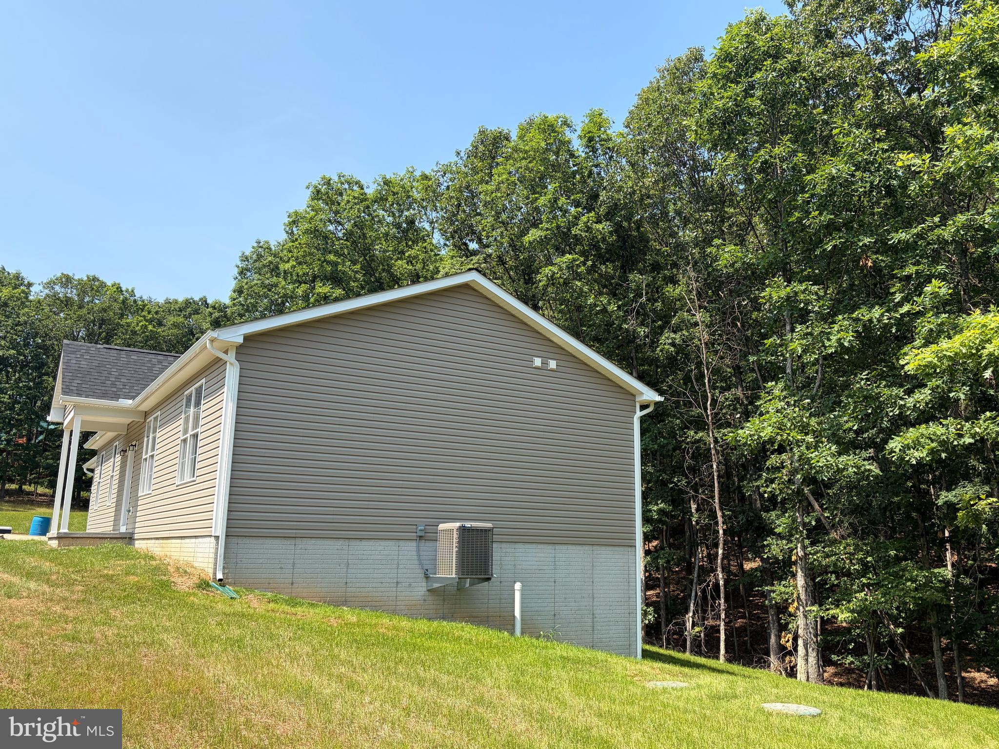 TWIN LAKES EAST - Residential