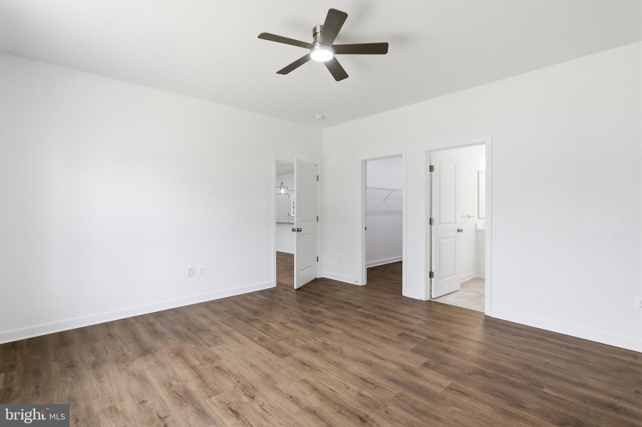 TWIN LAKES EAST - Residential