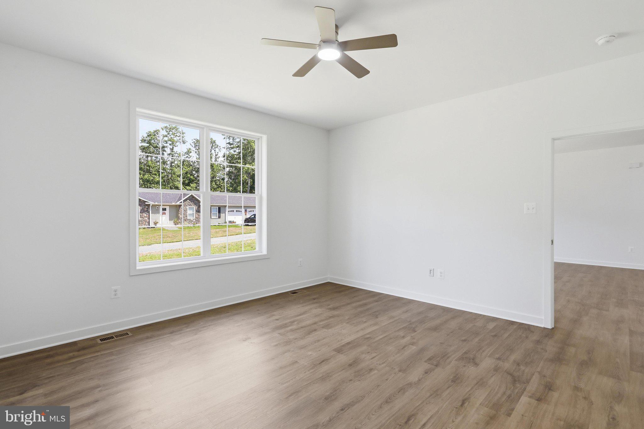 TWIN LAKES EAST - Residential